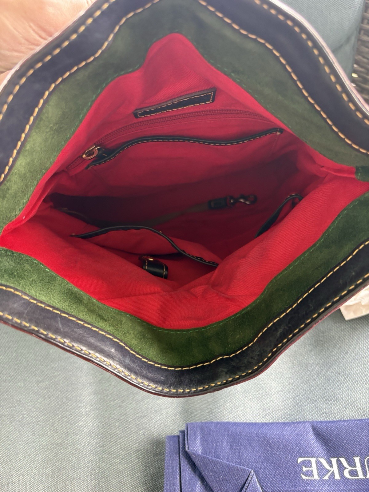 Dooney & Bourke Black Shoulder Bag Toggle/Zip Red Lined Pockets Gold Dust Bag