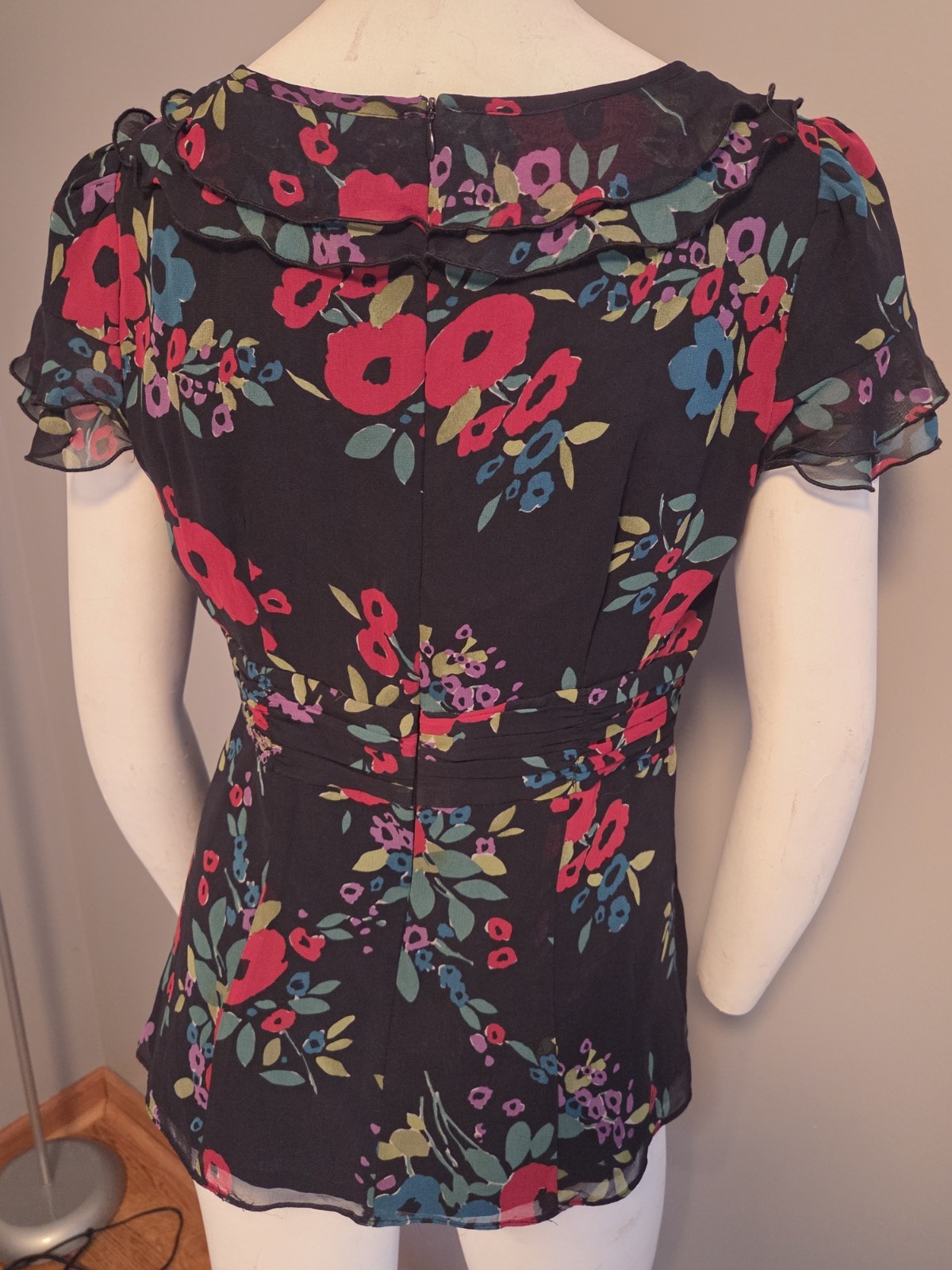 Nanette Lepore Black Floral Silk Ruffle V-Neck Flutter Sleeve Blouse Top 8