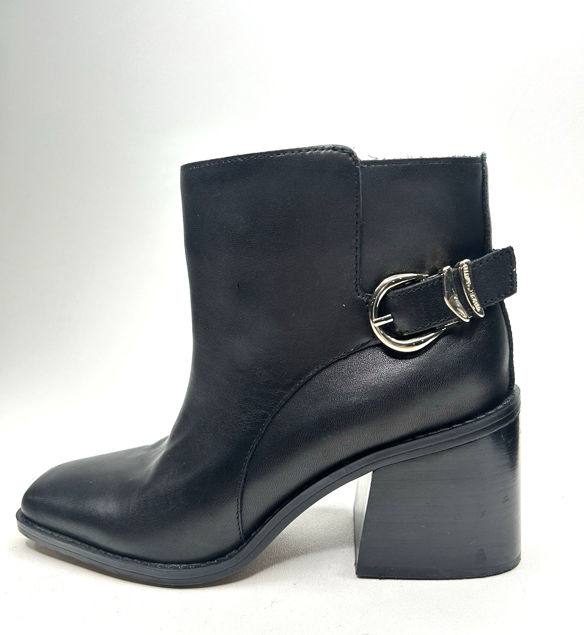 VINCE CAMUTO Sameena Ankle Bootie sz 7.5M Black Leather Buckle Accent