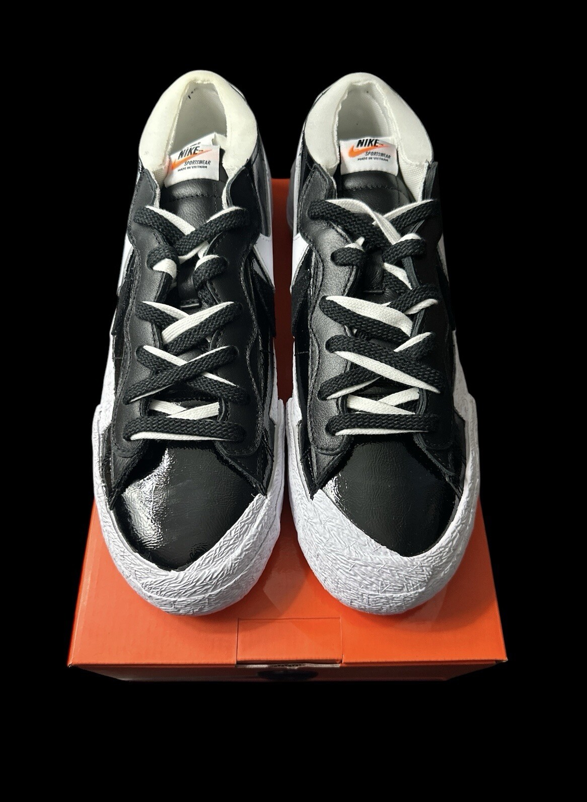 Size 10 – Nike sacai x Blazer Low Black Patent *DEADSTOCK* NEW