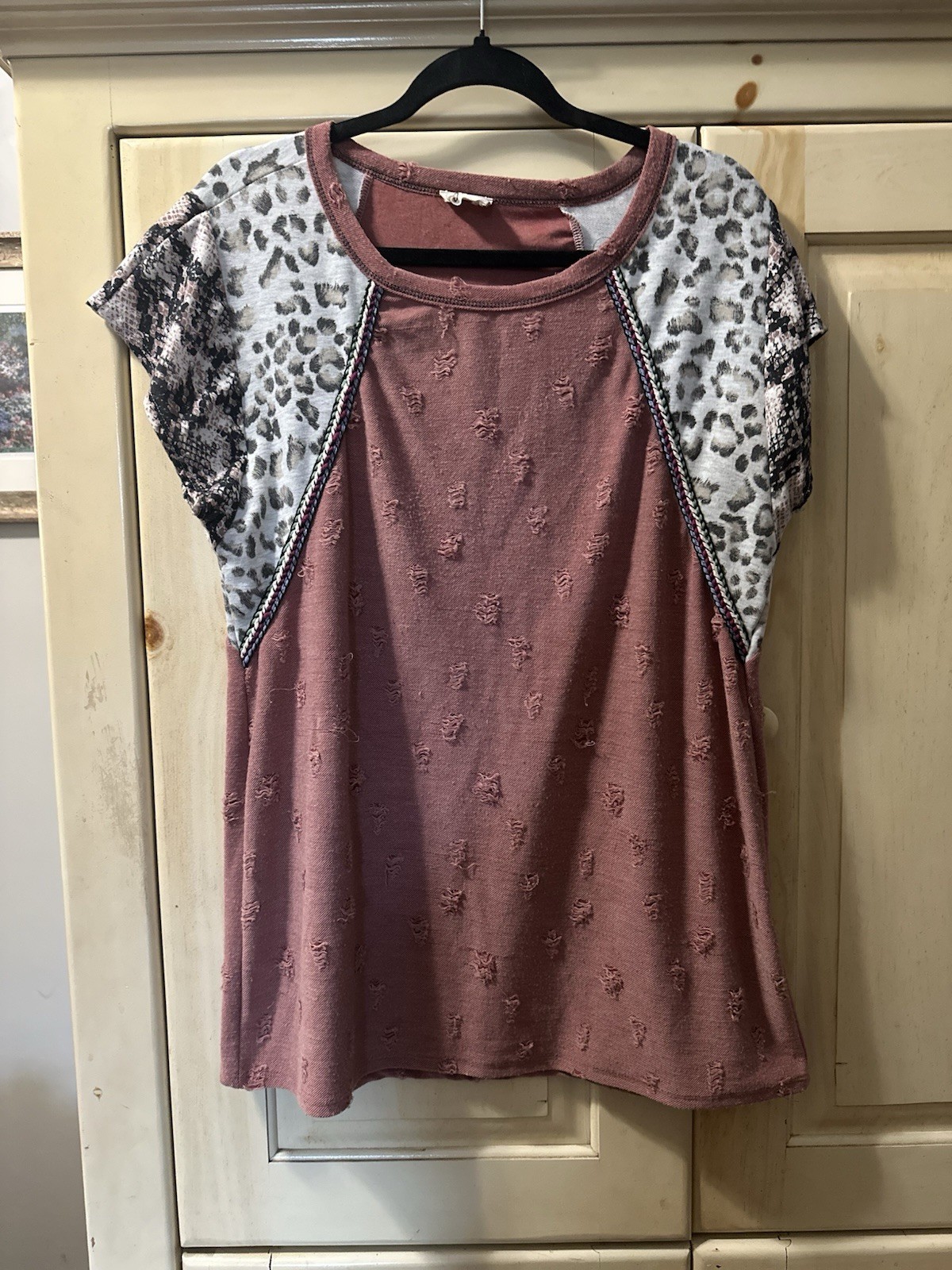BIBI Distressed Patchwork Raglan Tee Med Leopard Snake Print Braided Trim Mauve
