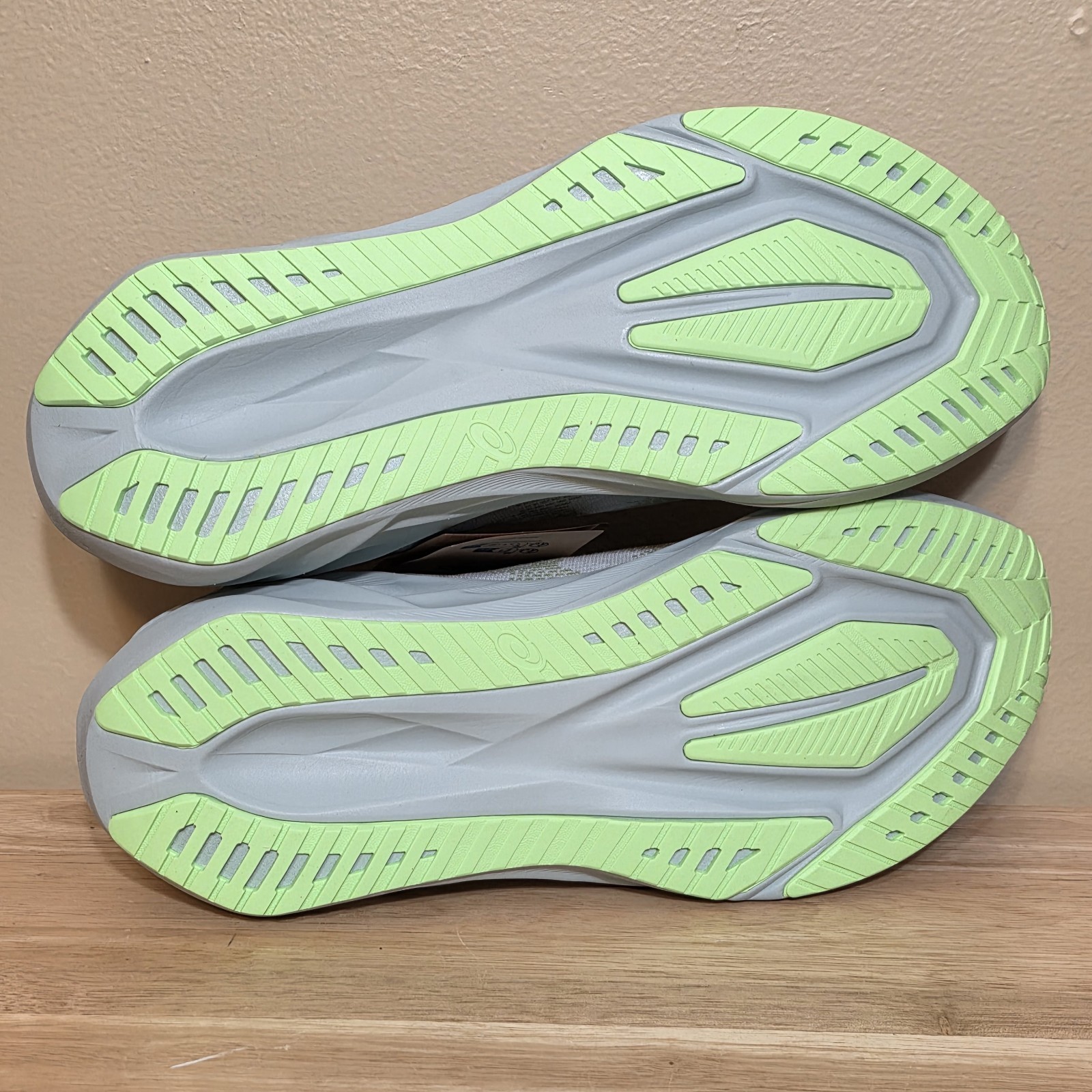 Asics Novablast 5 Running Shoes Cold Moss Green 1011B974-406 Men’s Size 12
