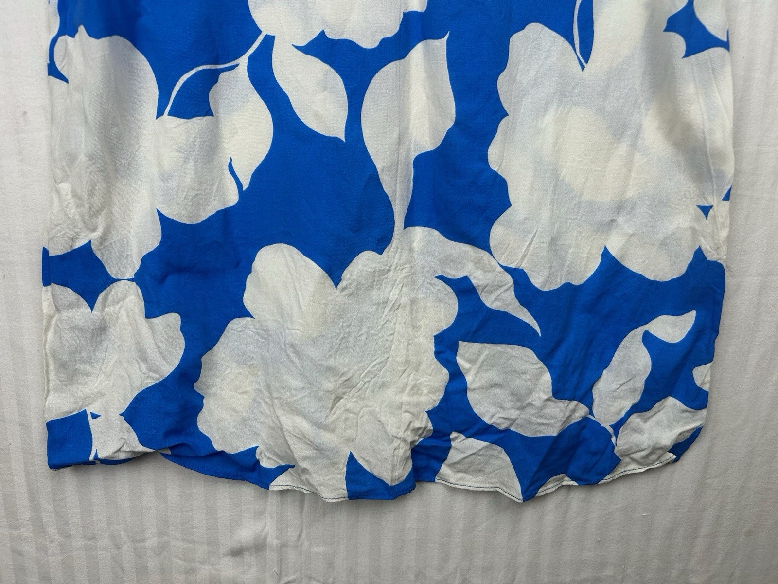 Wallis Woman’s Size 10 blue white floral pattern shift dress knee length casual
