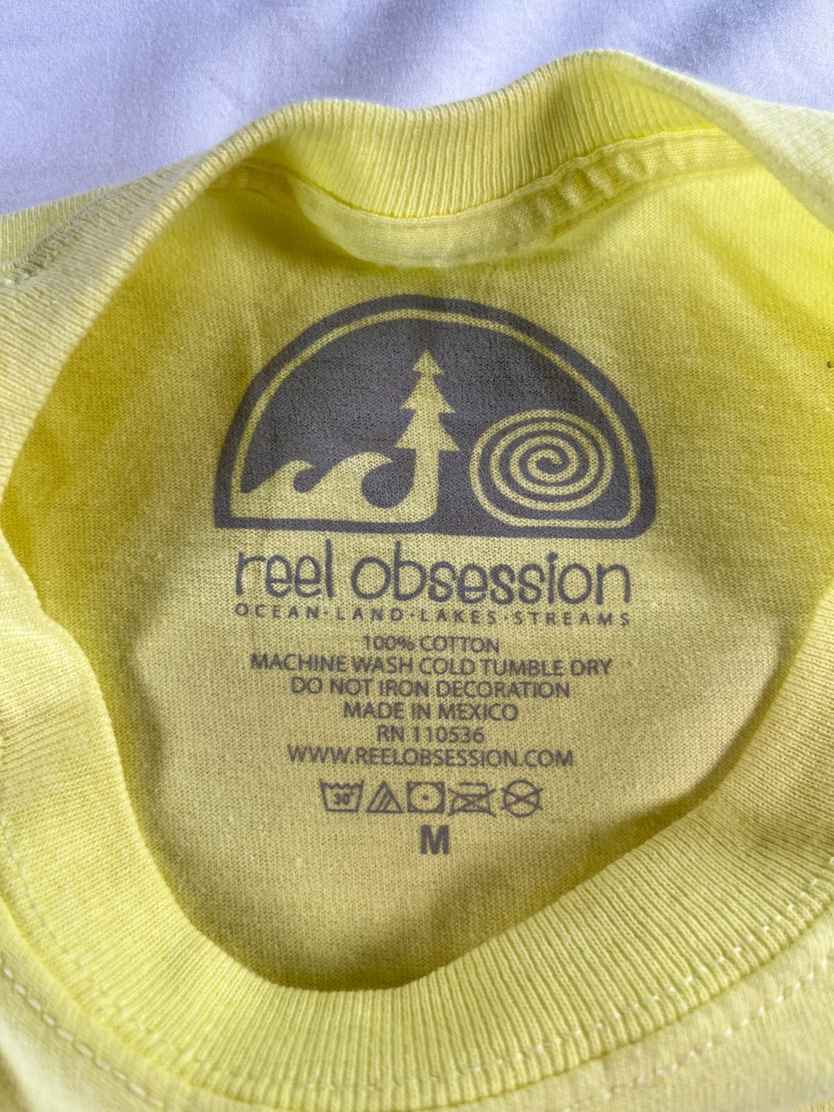 Fishing Shirt Mens Sz Medium Reel Obsession Short Sleeve T Shirt Yellow Trout