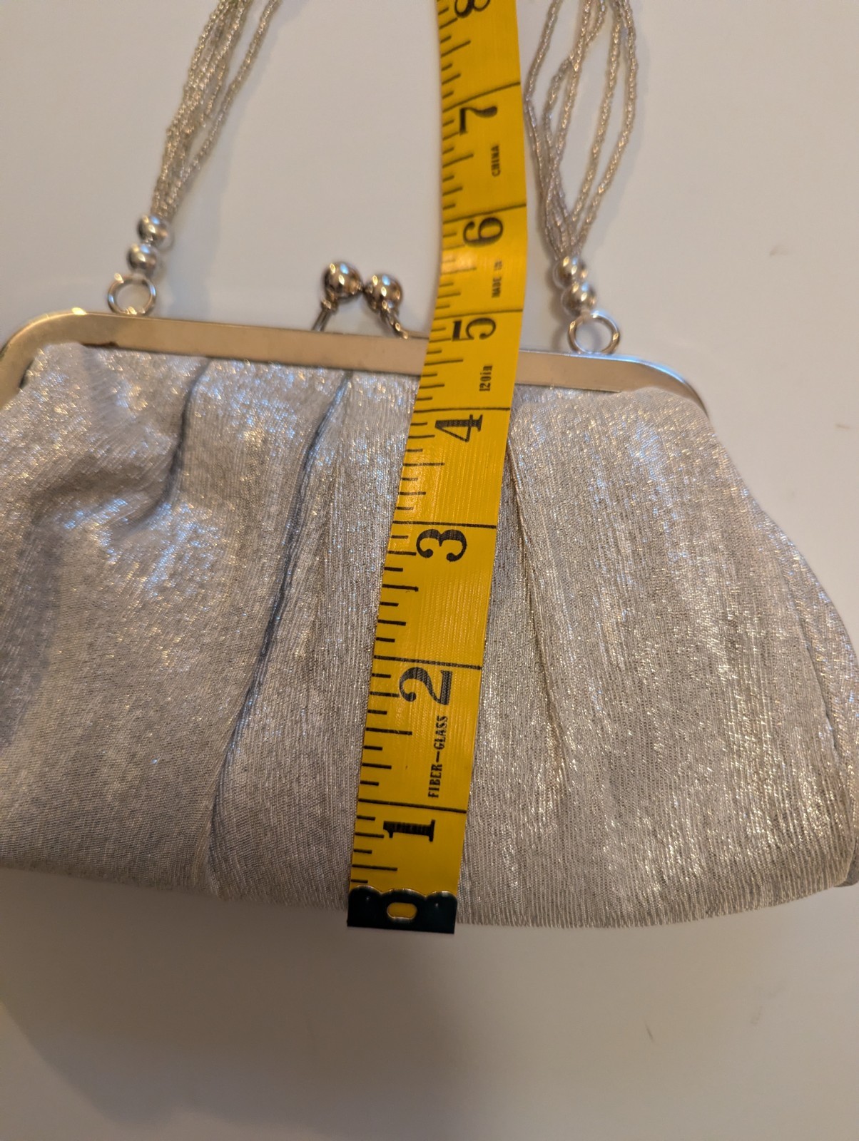 La Regale Silver Metallic Pleated Clutch Kiss Lock Chain Strap Lined Pockets