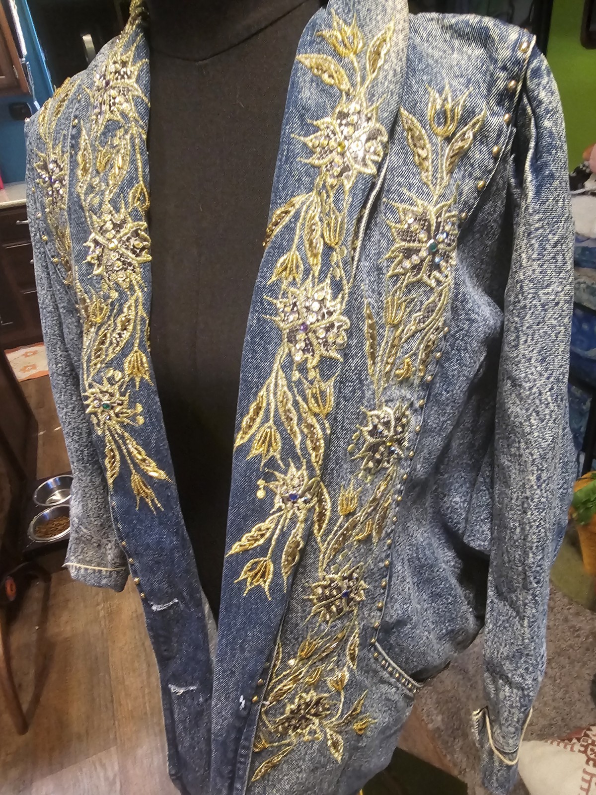 Vintage Womens Blue Acid Wash Denim Floral Embroidered Beaded Jacket Coat L 80s