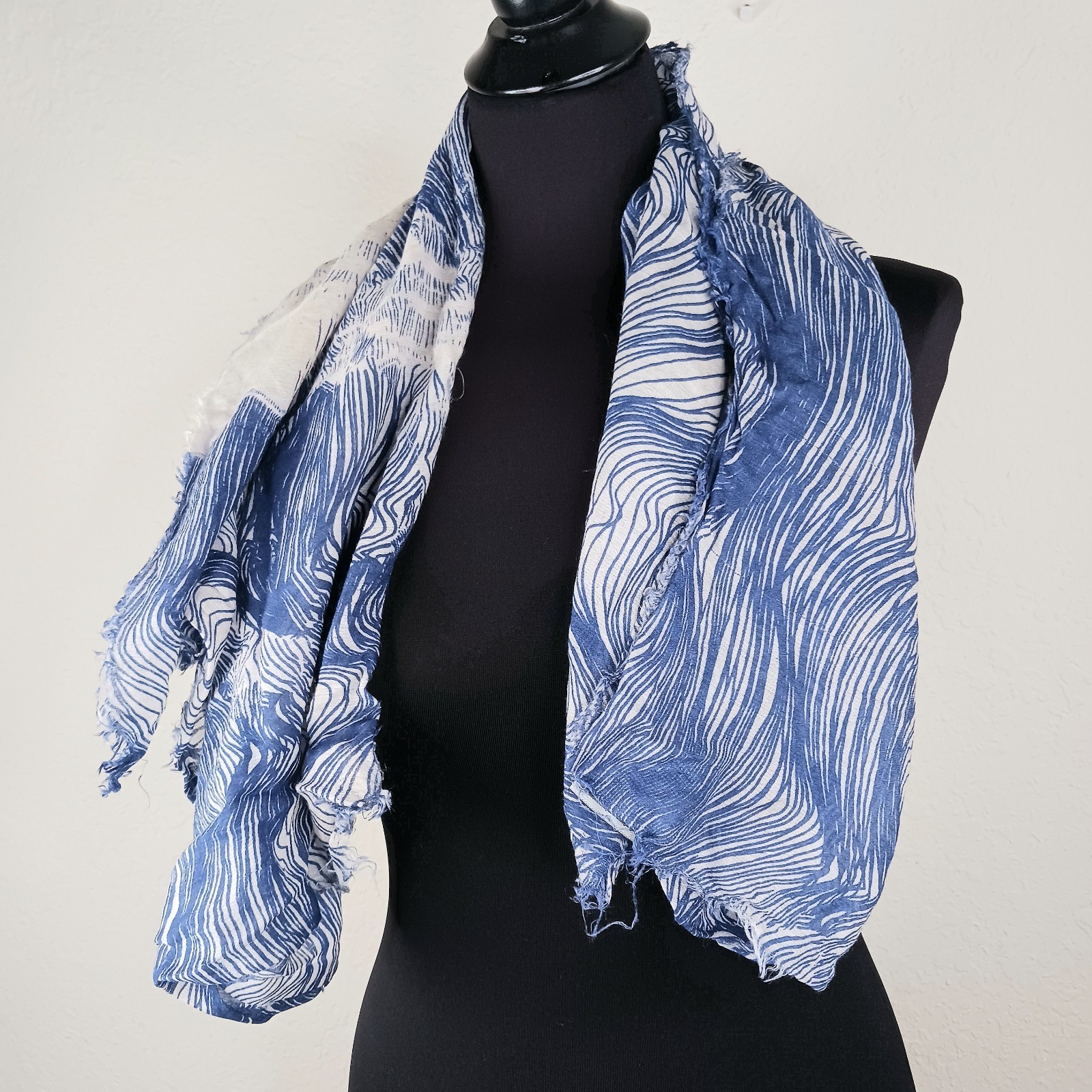 MARIMEKKO Scarf Wrap Large 40 Inches Fringed Edge Cotton Blue White