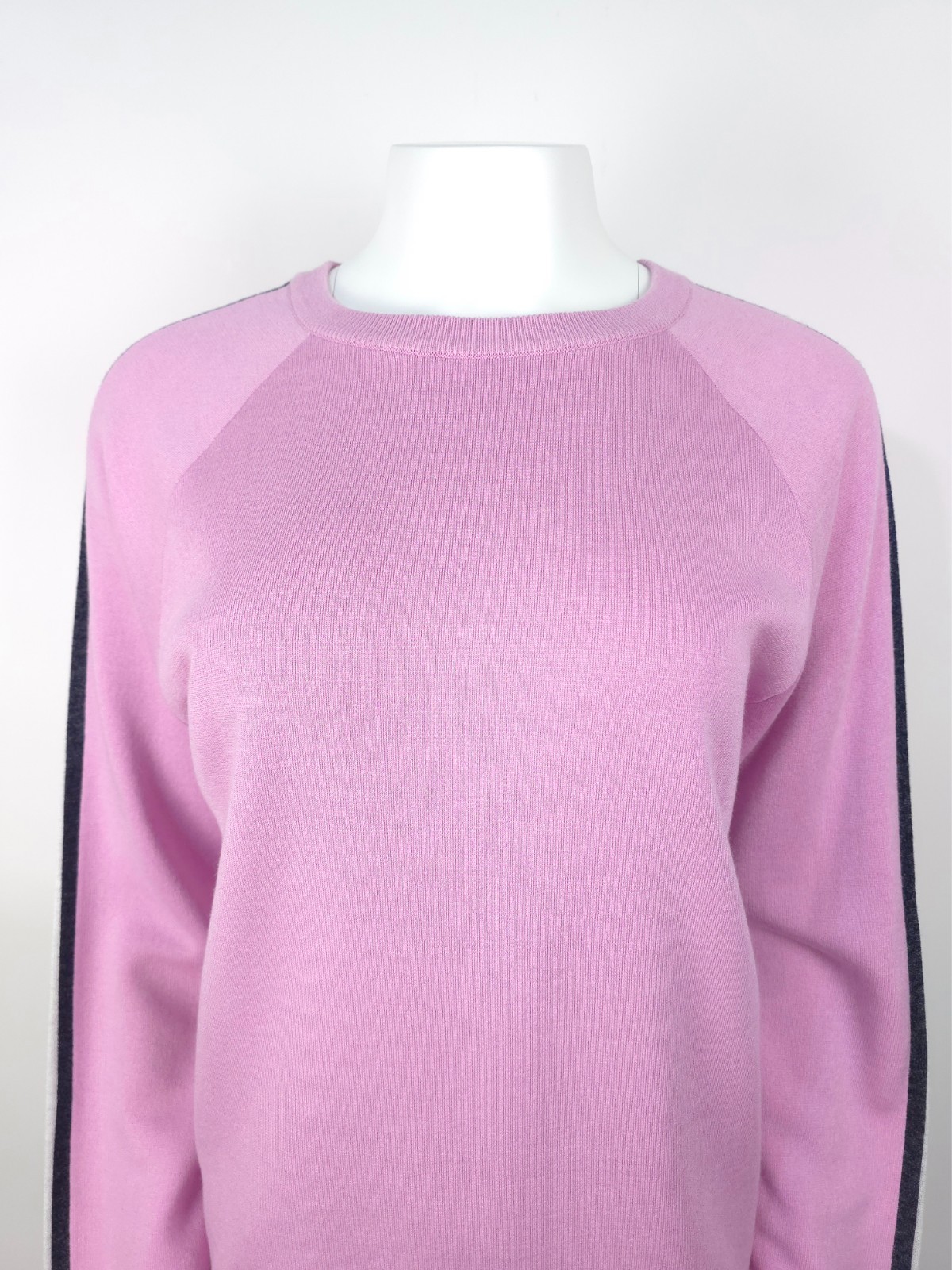 Olivia von Halle Women’s Sweater L Lilac Silk Cashmere Raglan Pullover