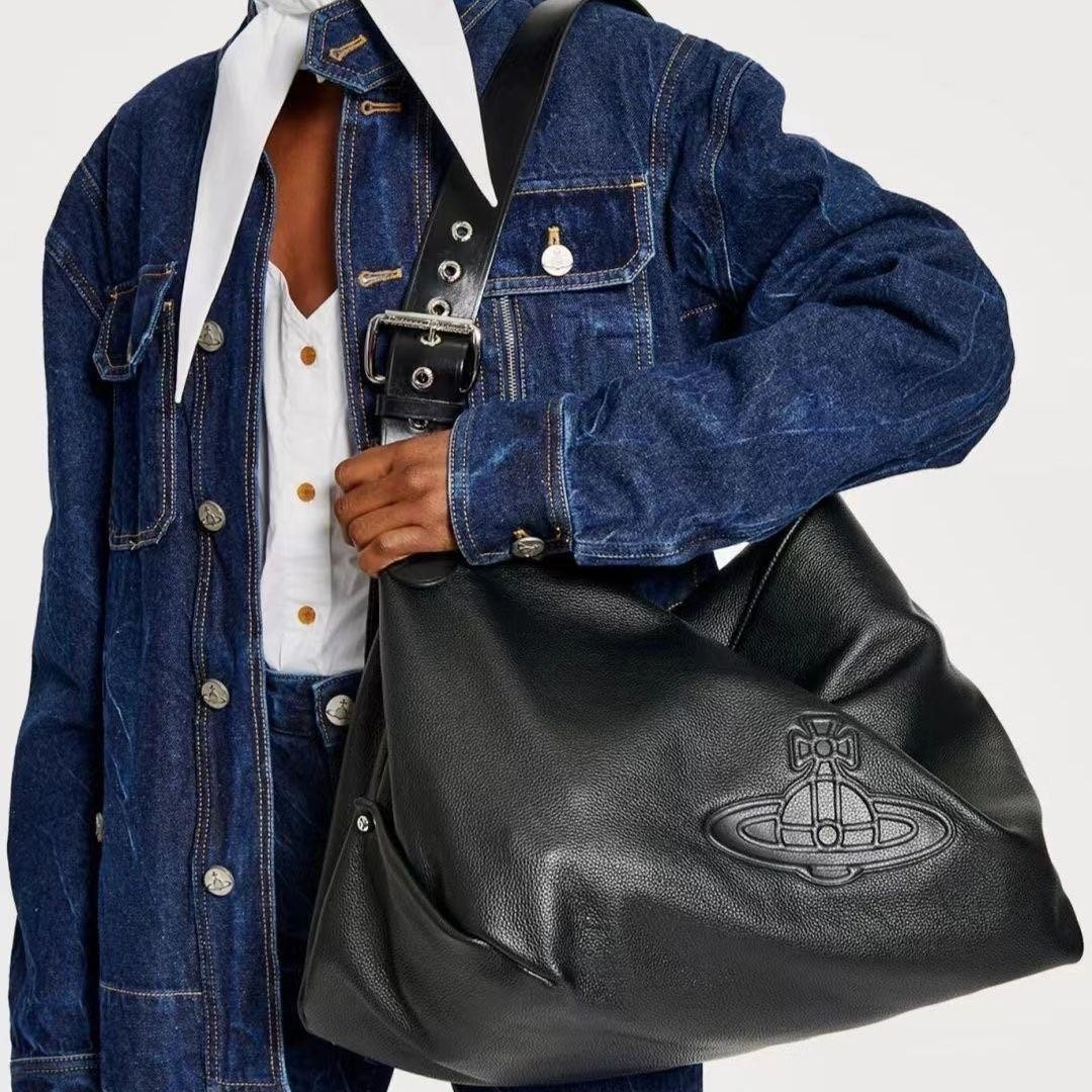 Vivienne Westwood Tote Black Leather Large Capacity 40×29×13cm outlet