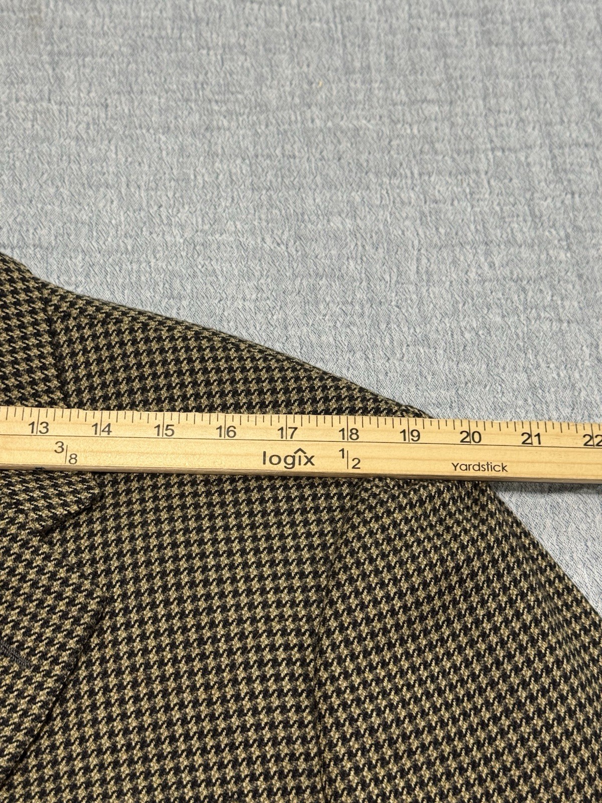 Hickey Freeman Bespoke Houndstooth Blazer. Brown Measurements in Pictures
