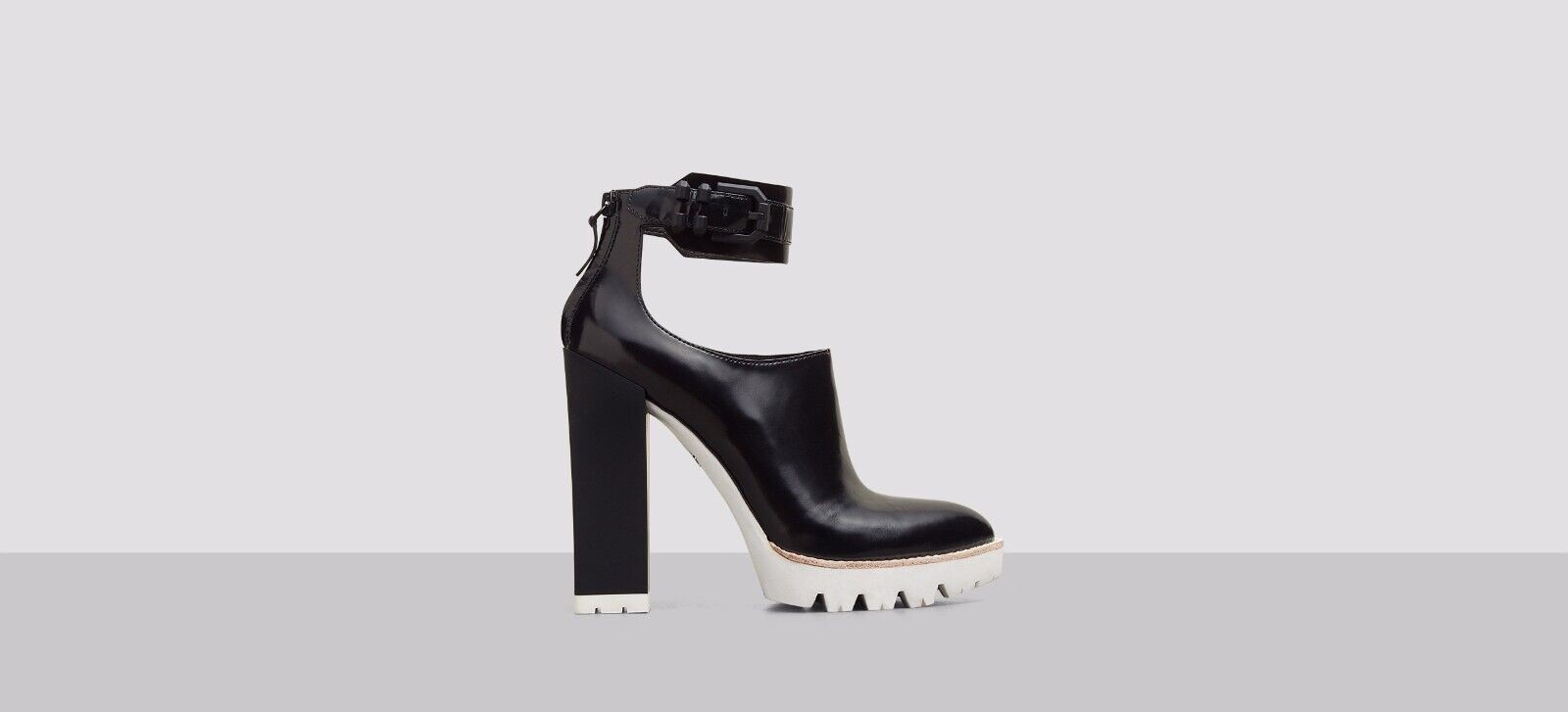 WOMEN’S OTTO POLISHED-LEATHER LUG-SOLE BOOTIE By KENNETH COLE US Size 5 (CM 21.6