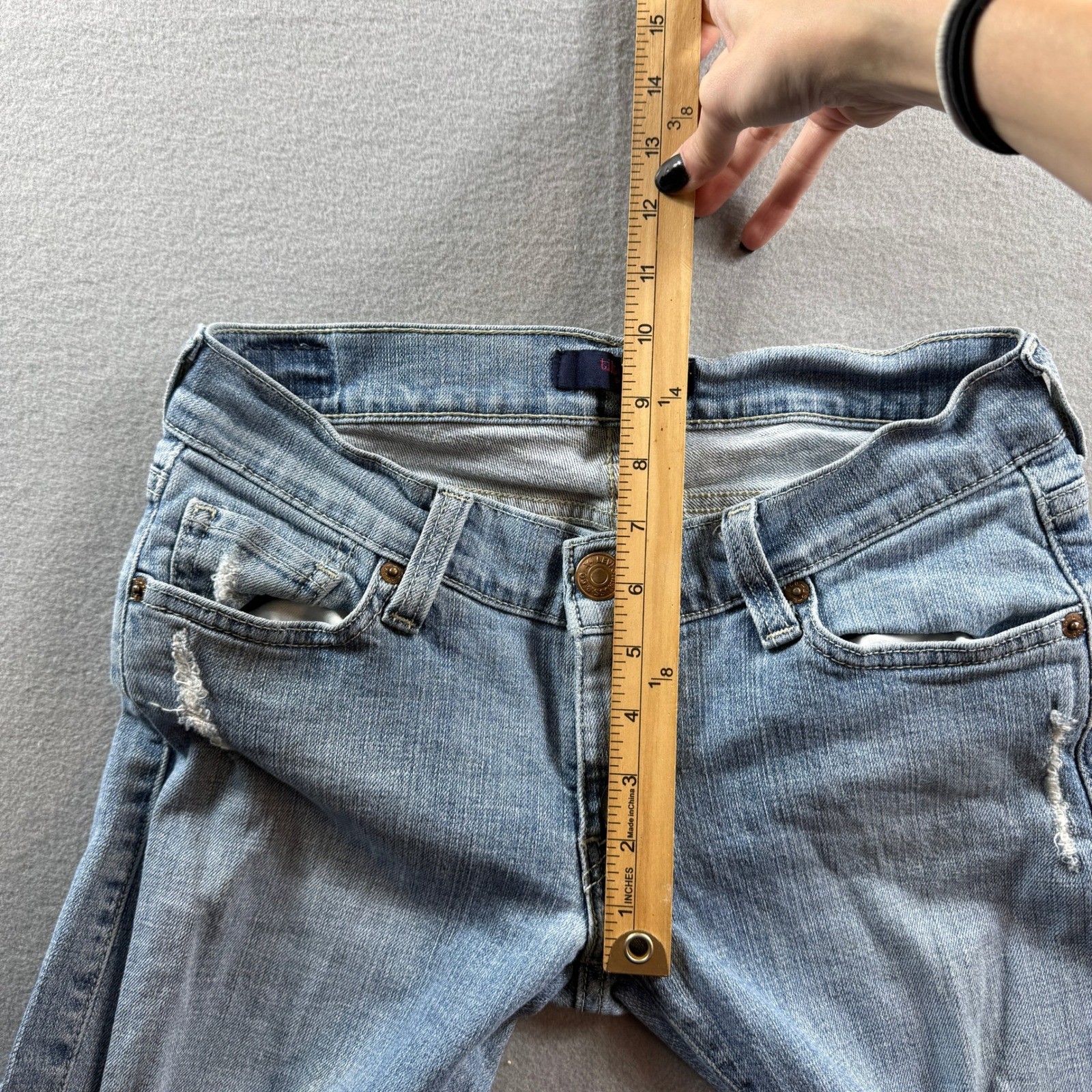 Levi’s Tilted 504 Jeans Womens 3 Blue Distressed Straight Leg