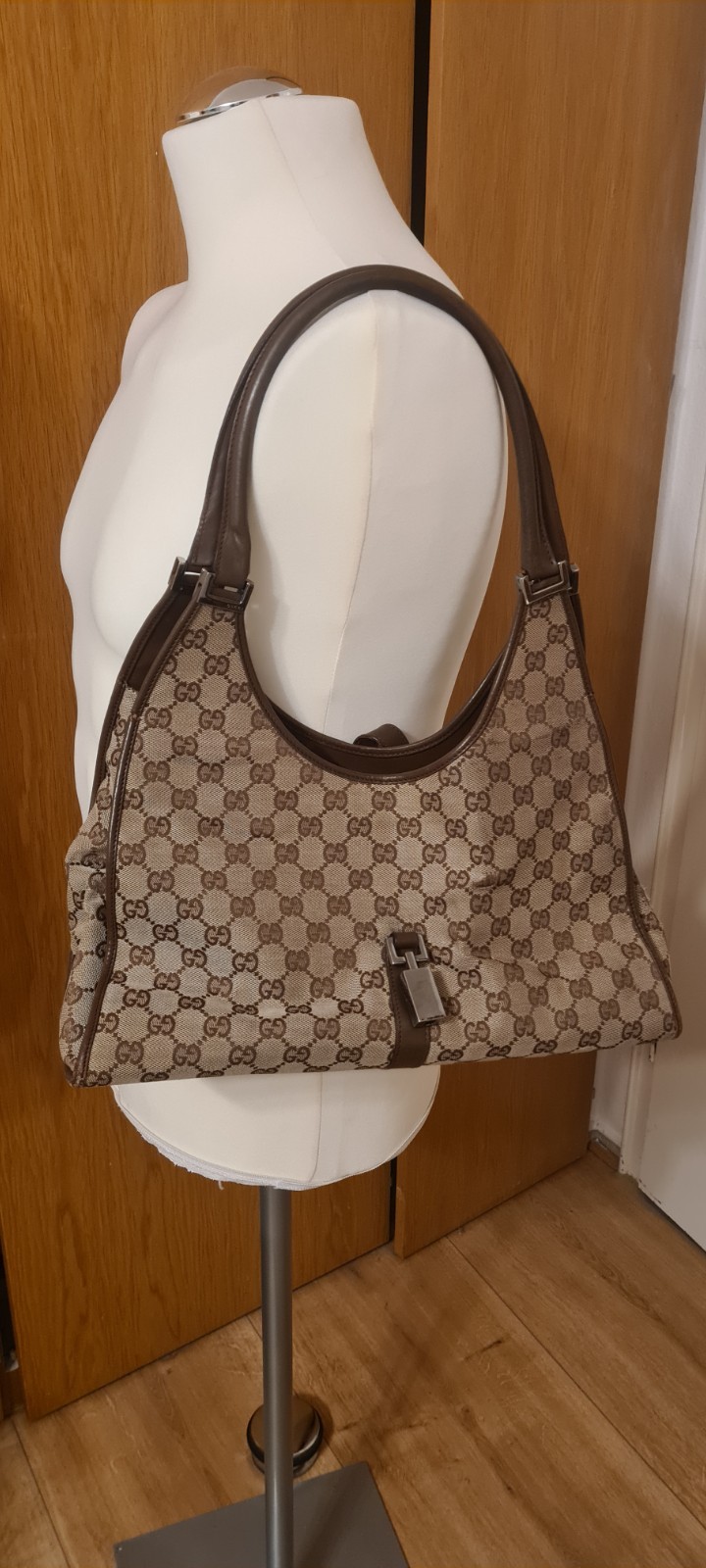 Gucci Jackie Shoulder Bag – Vintage Classic Monogram Design