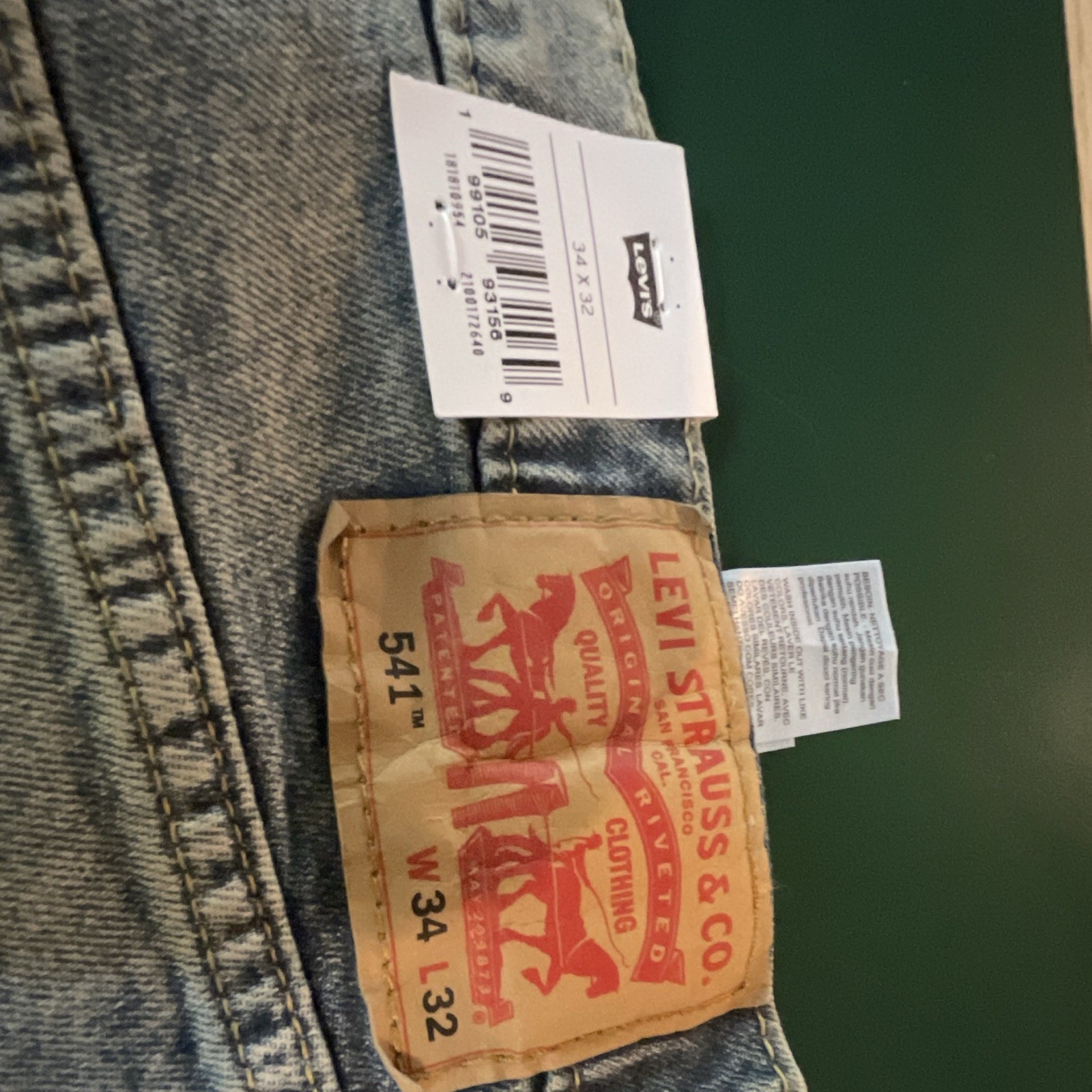 Levi’s 541 Athletic Taper Jeans Blue Light Wash Stretch 5-Pocket Zip Fly