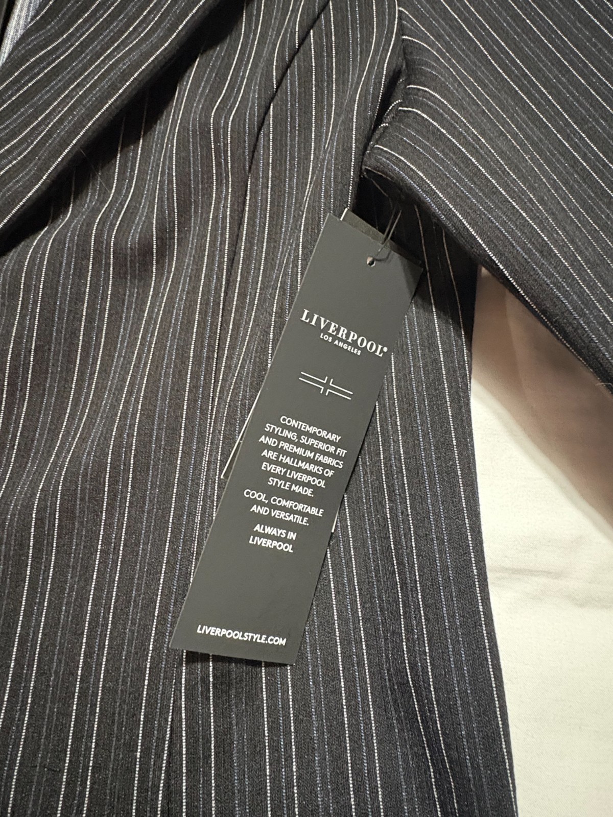 Liverpool Los Angeles Pinstripe Blazer Jacket Womens Small NWT Stretch Corporate