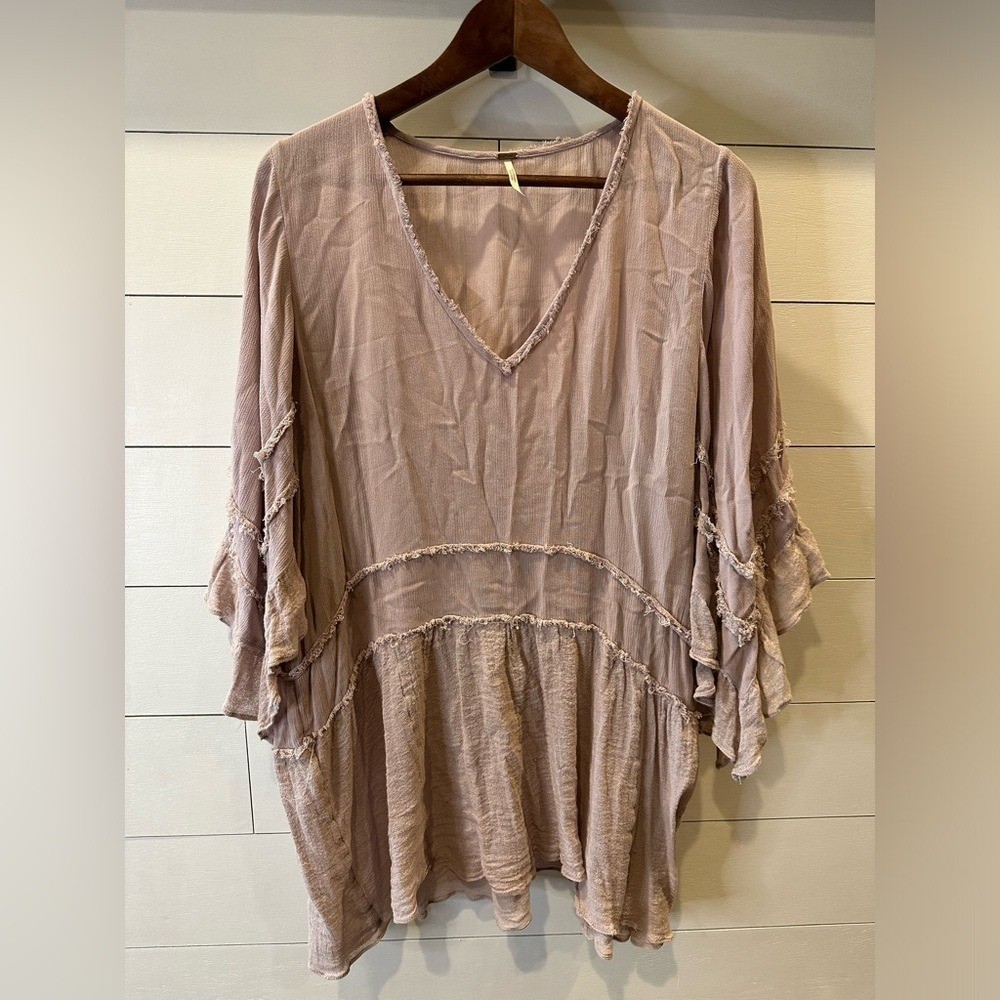 Free People Women’s Taupe/ Mauve Ruffle Gauze Sleeve Top- size Medium