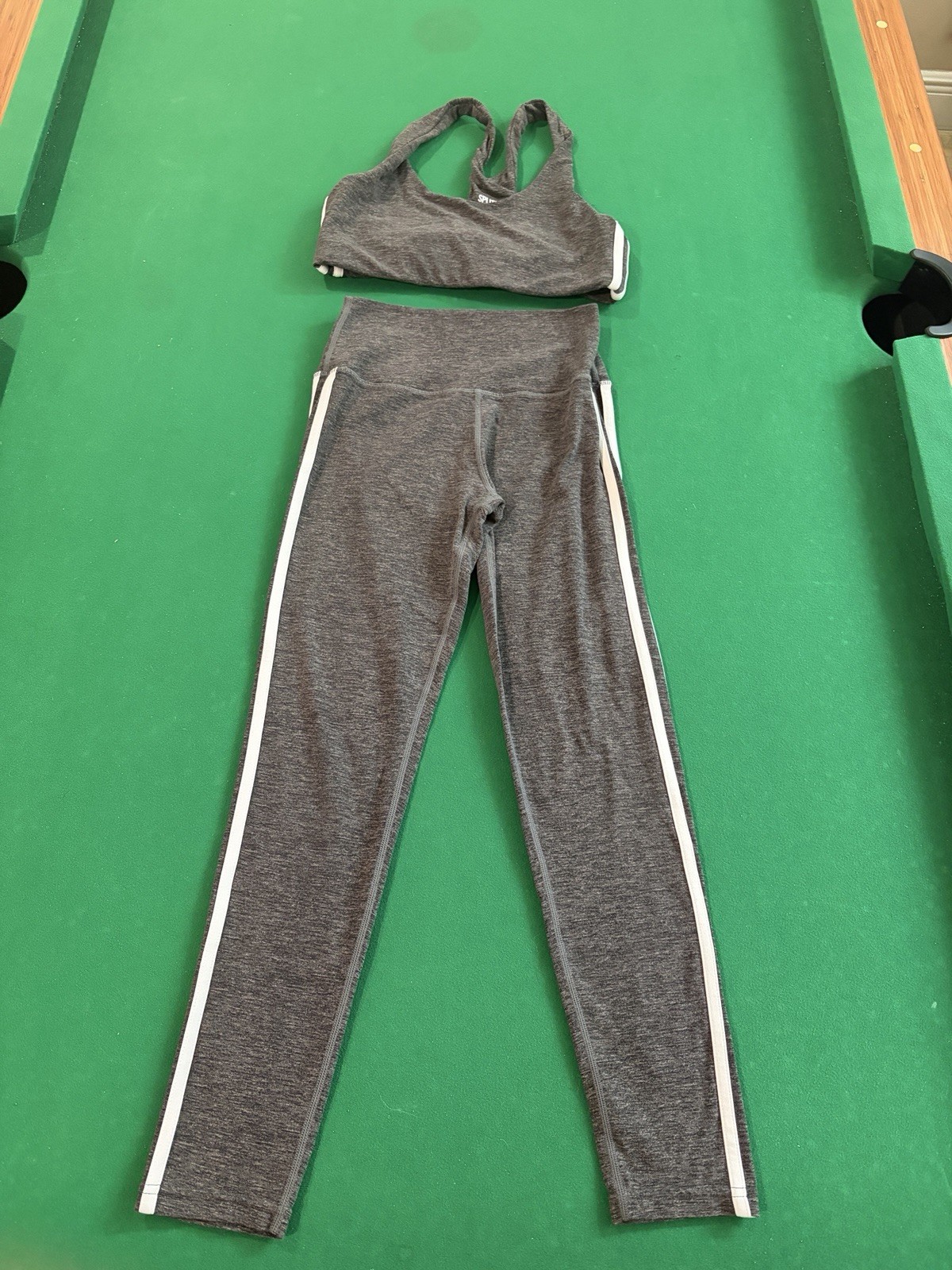 Splits 59 Sports Bra Leggings Set Women Medium Grey White Striped Athleisure