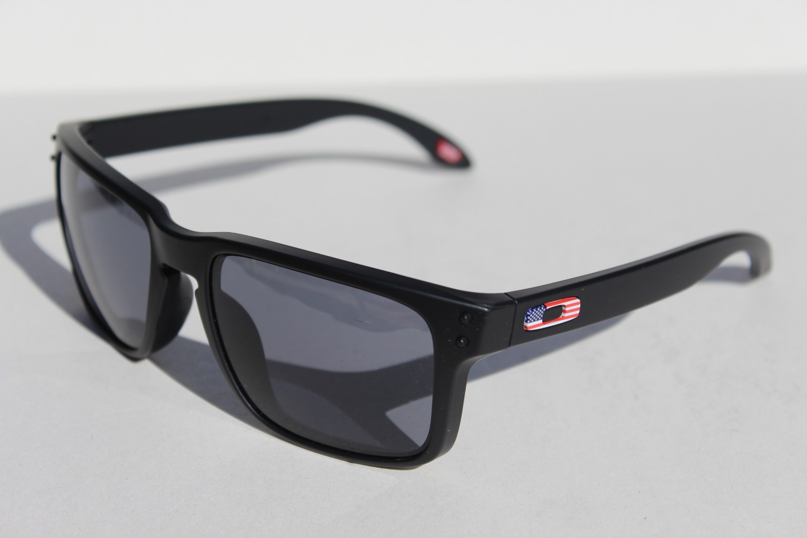 OAKLEY Holbrook Sunglasses Matte Black/Grey USA FLAG RARE OO9102-E6 NEW