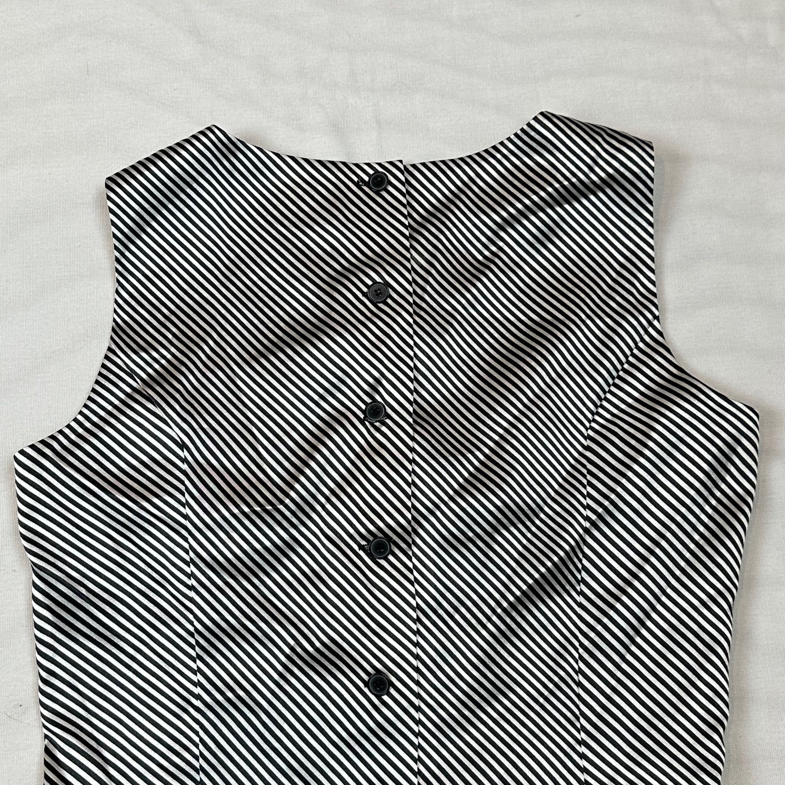 Addenda Shirt Striped Buttoned Back Sleeveless Blouse V Neck Womens sz XS 85