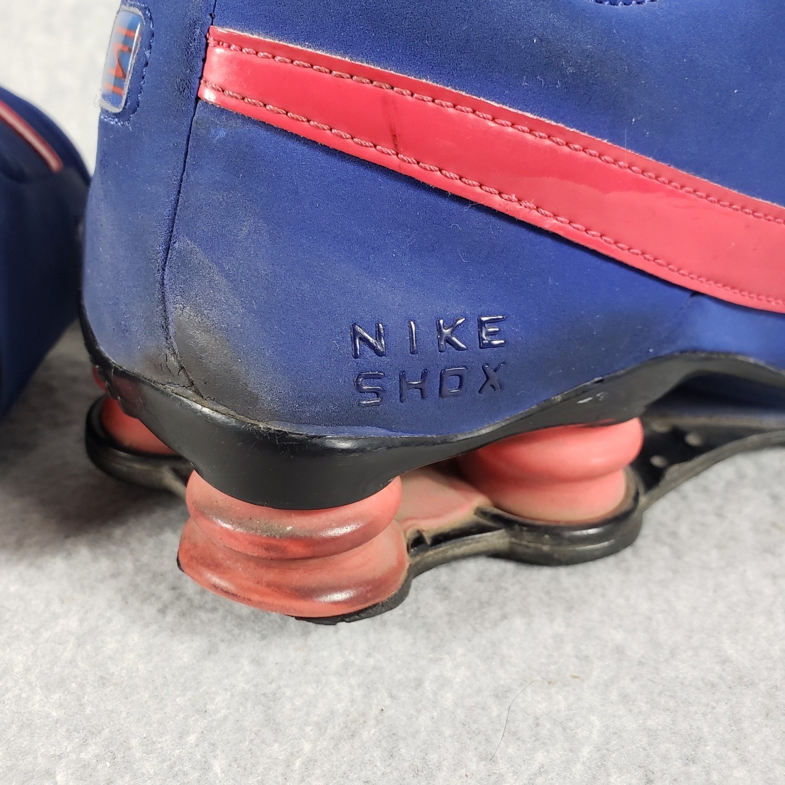 Nike Shox Blue Red Athletic Shoes Men’s Size 9.5 Running Sneakers Pre-Owned
