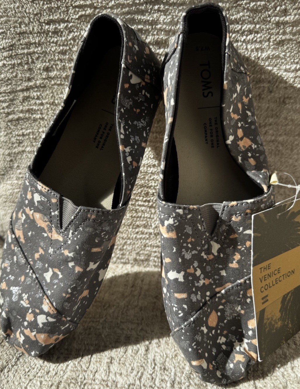 NWT WOMEN’S TOMS 7.5 FORGED IRON GREY METALLIC GRANITE FLECK FLATS / SLIP-ON