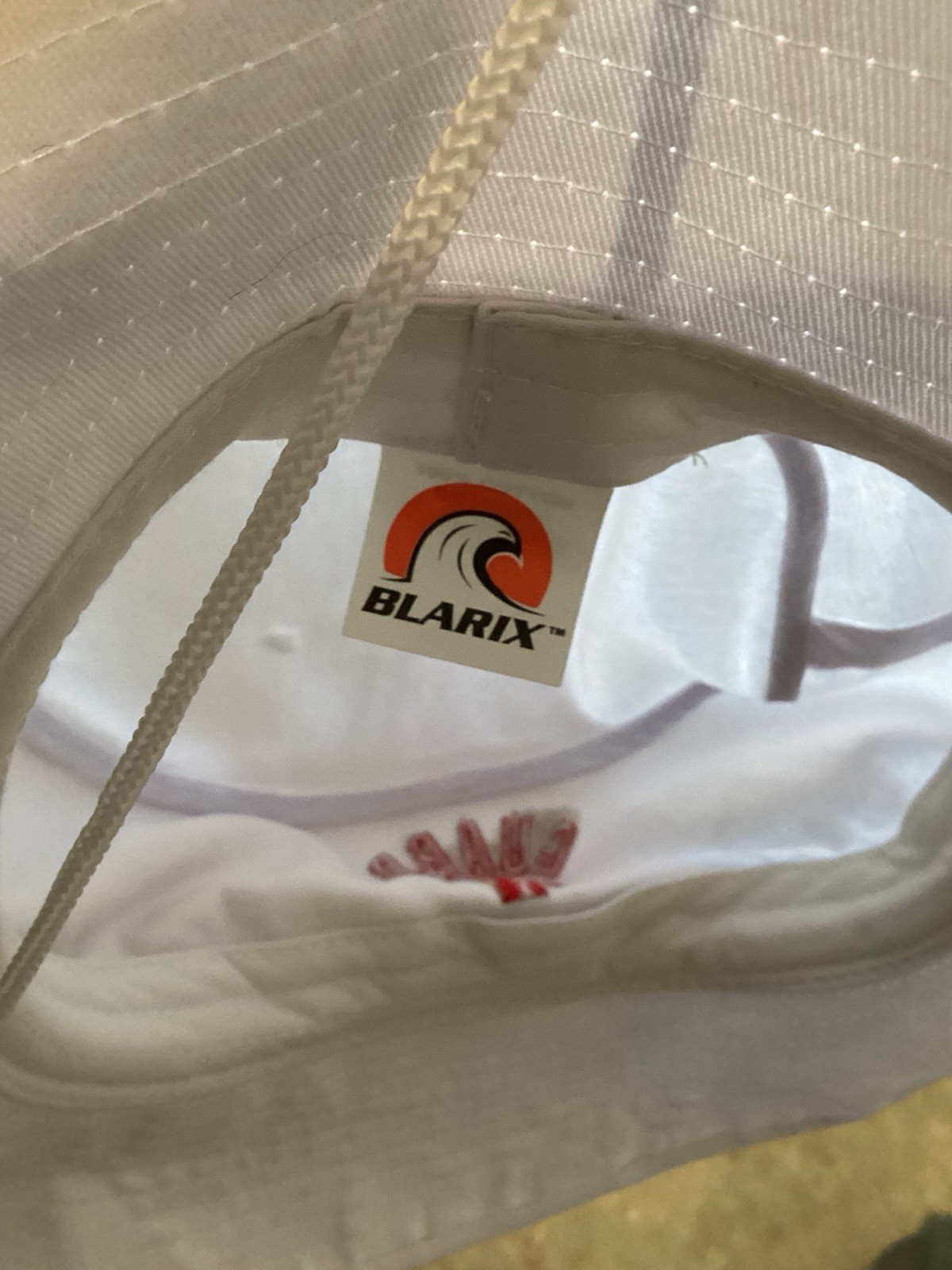 Vintage Blarix LIFEGUARD Wide Brim Beach Sun Hat White Red Cotton + Yogi T Shirt