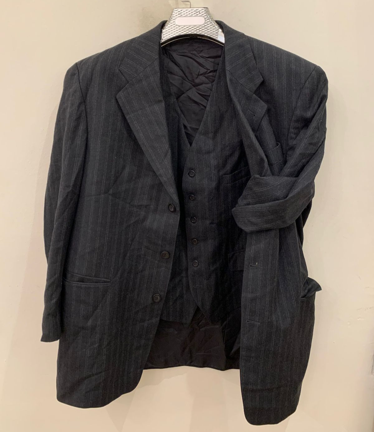 Vintage classic pure wool 3 piece charcoal 3 button striped suit 44R