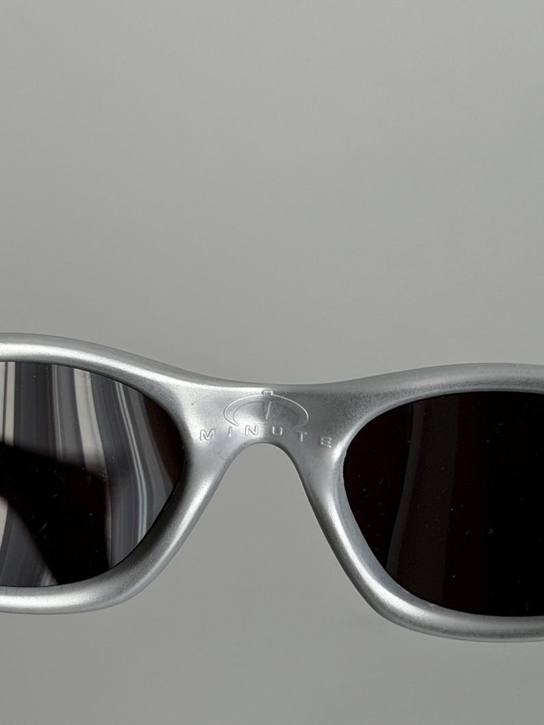 Oakley Minute 1.0 Sunglasses Silver Frame Black Lens Y2K Retro