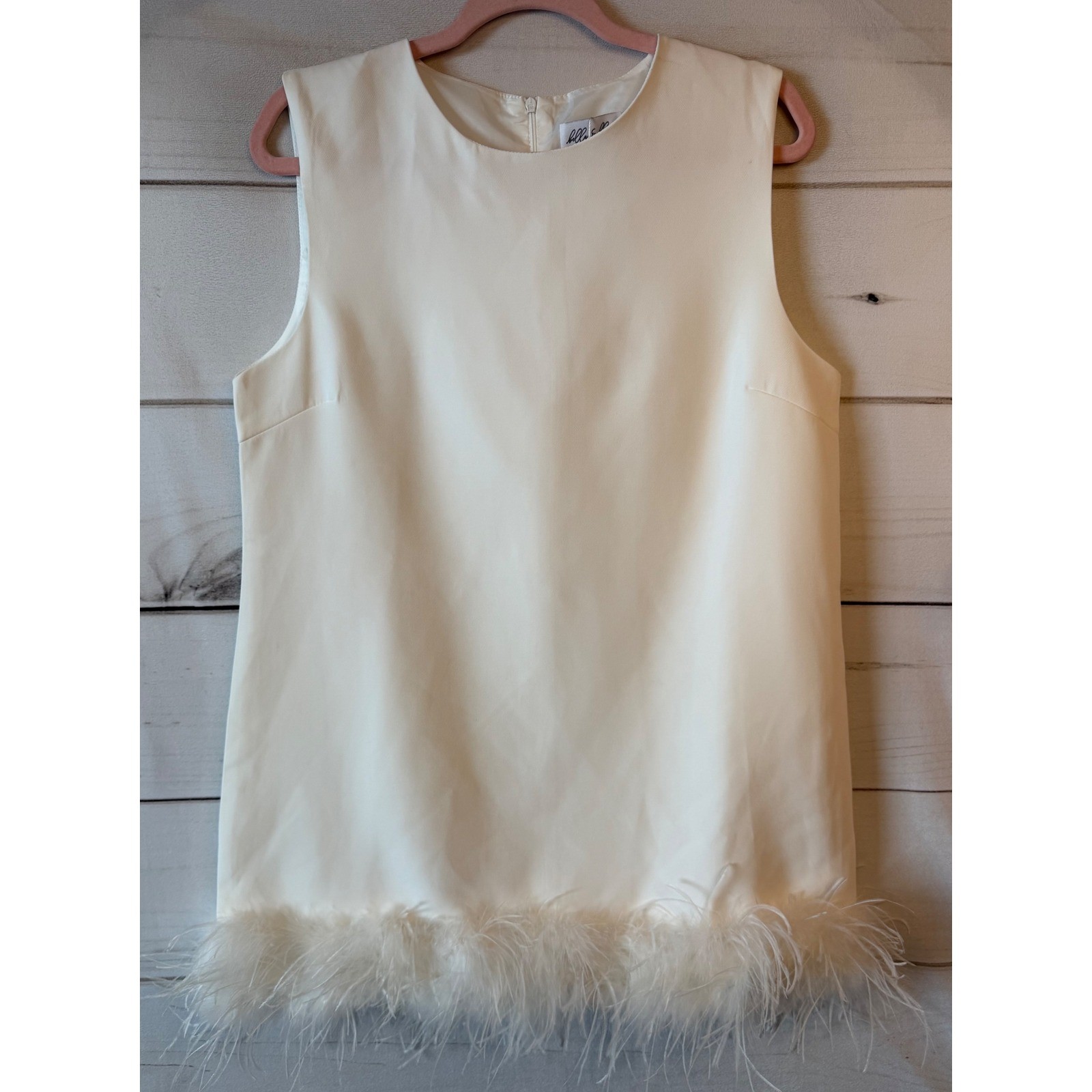 Bella & Bloom Boutique White Feather Hem Sleeveless Top CD3769 Mens Medium