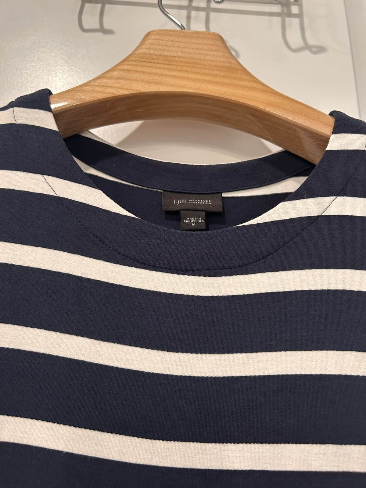 J. Jill Wearever Medium Women’s Navy/ White Striped Sleeveless Tunic Top