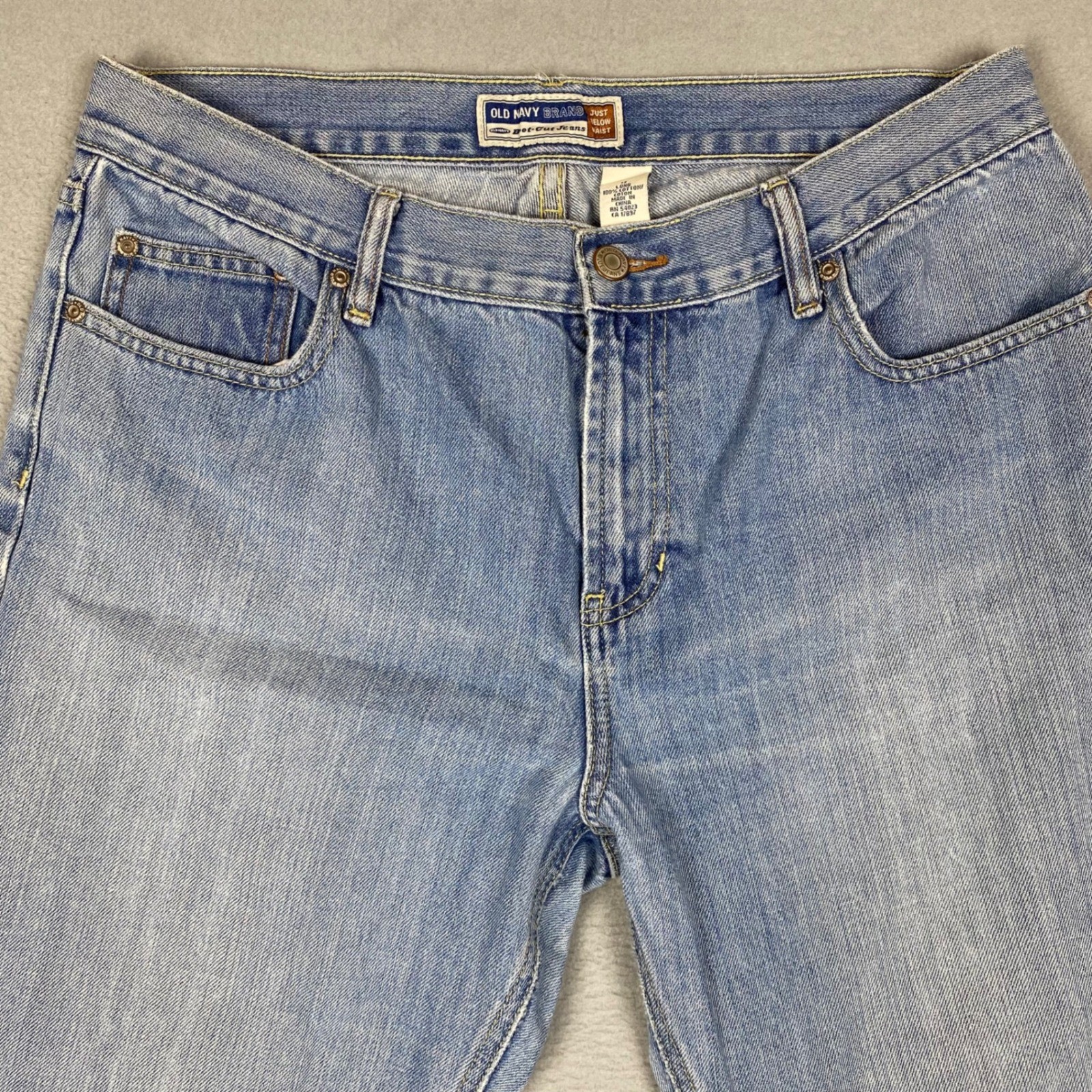 Old Navy Just Below Waist Boot-Cut Medium Wash Denim Jeans Womens 12 Long Y2K