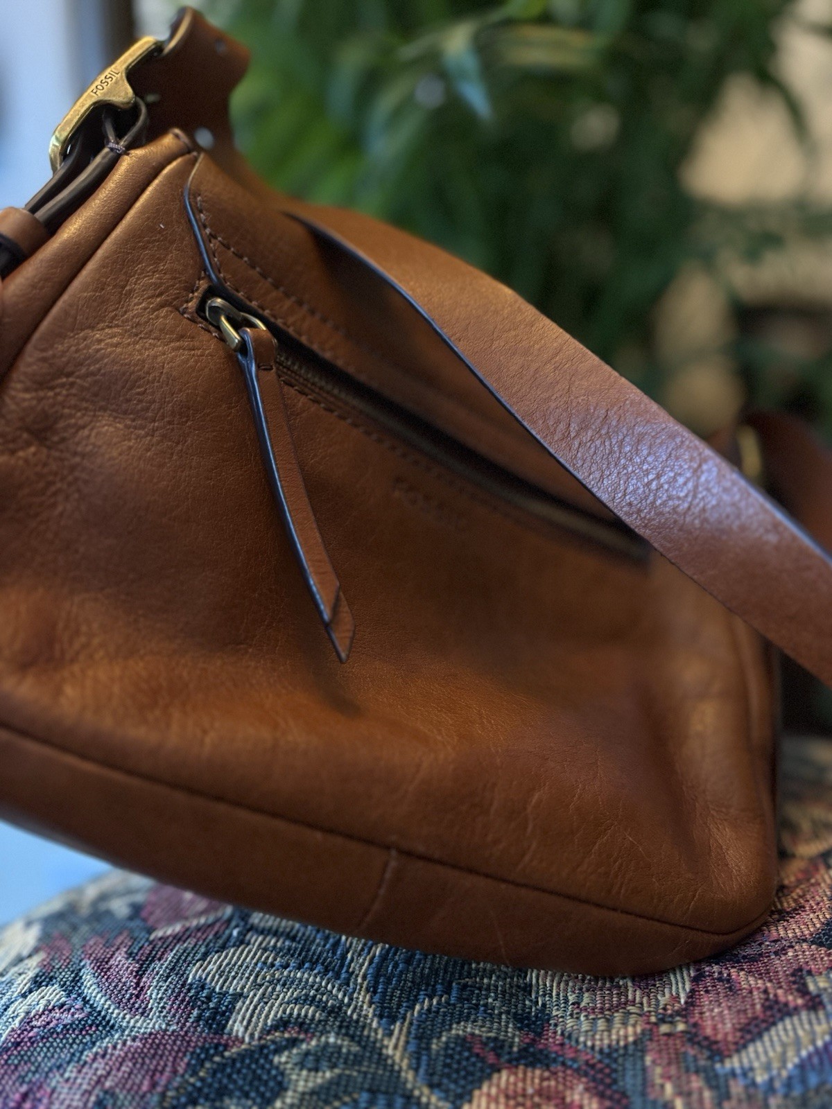 Fossil Brown Crossbody Bag Zip Pocket Zip Closure Gold Tone Adjustable Strap