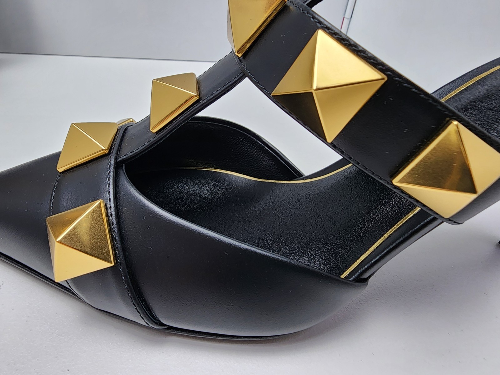 Valentino Garavani Rockstud Ankle Strap Pumps Heel Black Gold Studs EU 37 US W 7