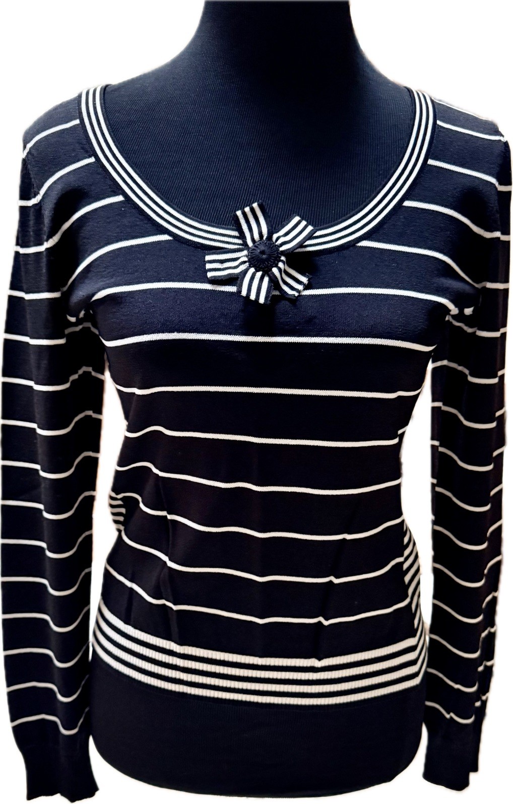 WORTH Black/White Striped Knit L/S Pullover Top Fabric Rosette Pin Sz M – EUC