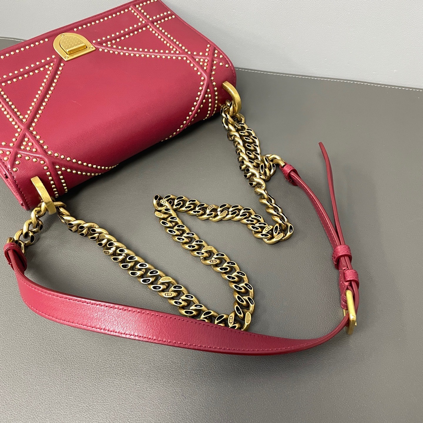 Dior Pre-Owned Authentic Chain Bag Burgundy 22*13*6.5 Free Tracked Shipping