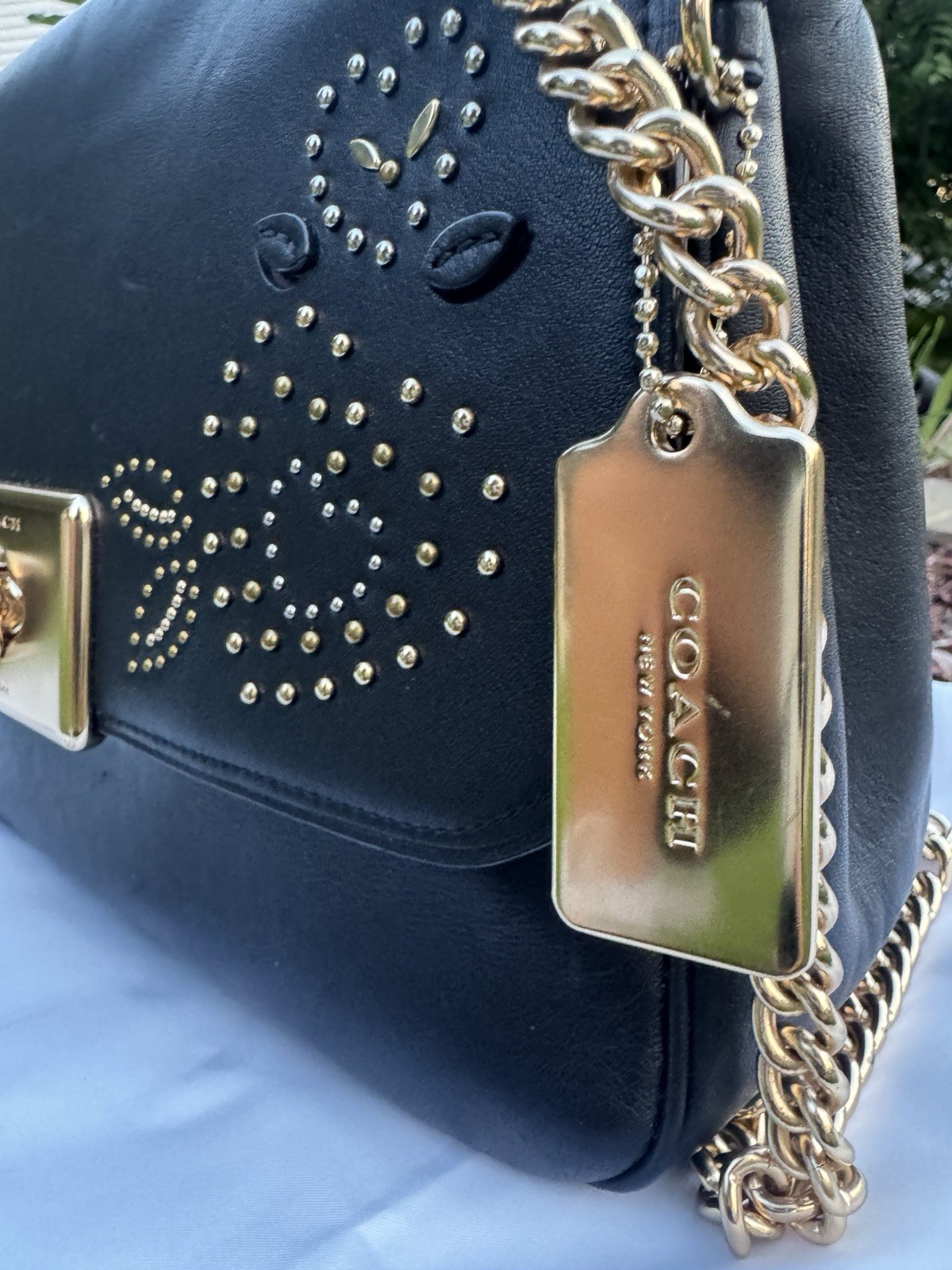 Cassidy Coach Black Studded Shoulder Turn Lock Chain Strap Gold HW