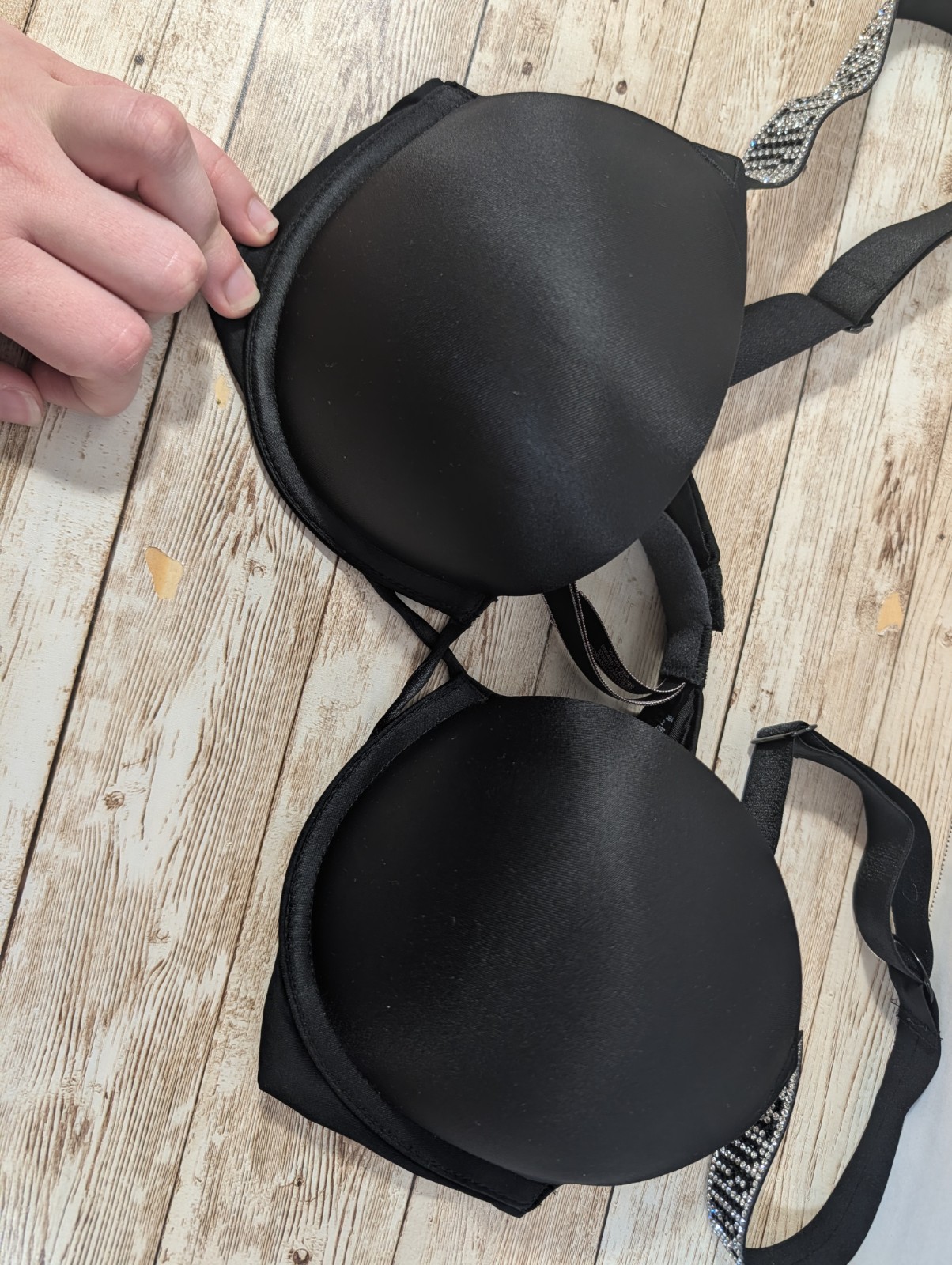 Victoria’s Secret Very Sexy Bombshell Push-Up Bra Rhinestone Straps Size 34B