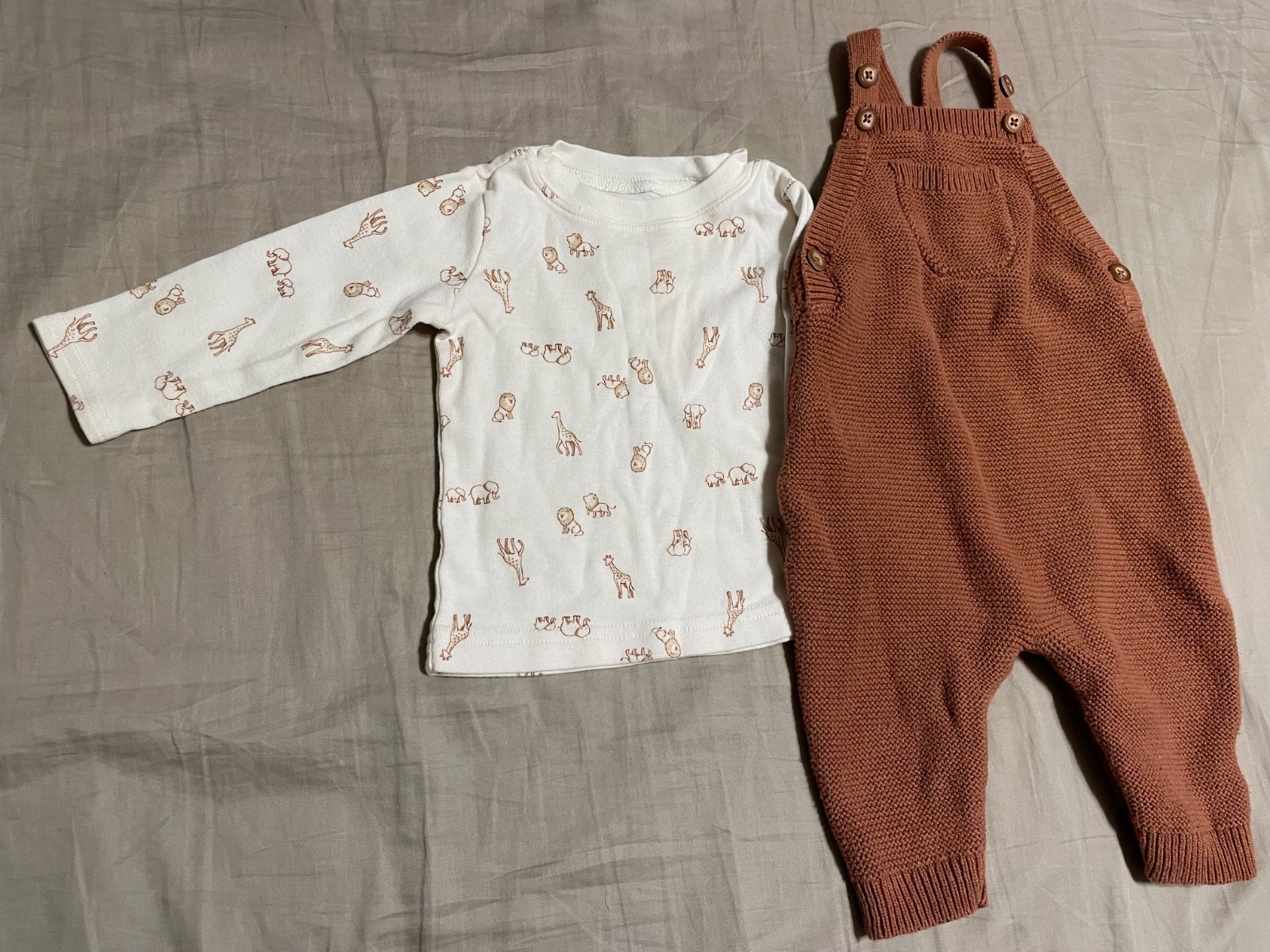 Baby Girl Clothes 6m, Carter’s, four outfits, 8 pieces, 2 jumpsuits