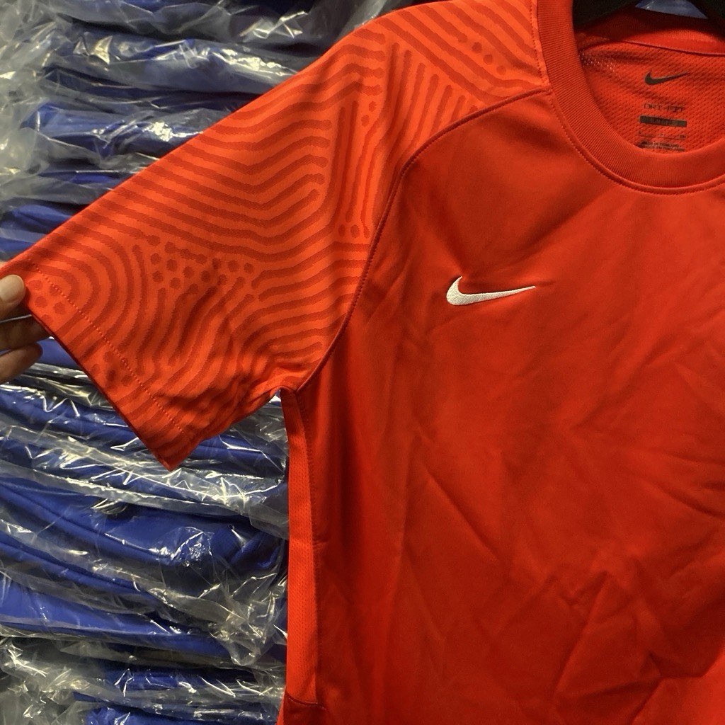 Nike Strike II Soccer Jersey NWT Red Crimson Men’s Small Dri-FIT CW3551-657