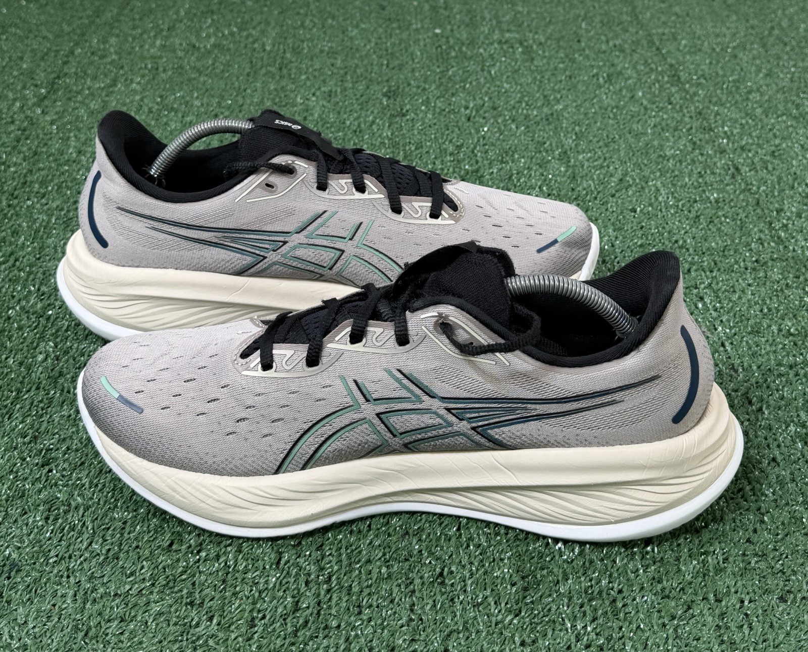 ASICS Gel-Cumulus 26 Shoes Grey Sheet Rock/Concrete 1011B792 Mens US Size 11.5