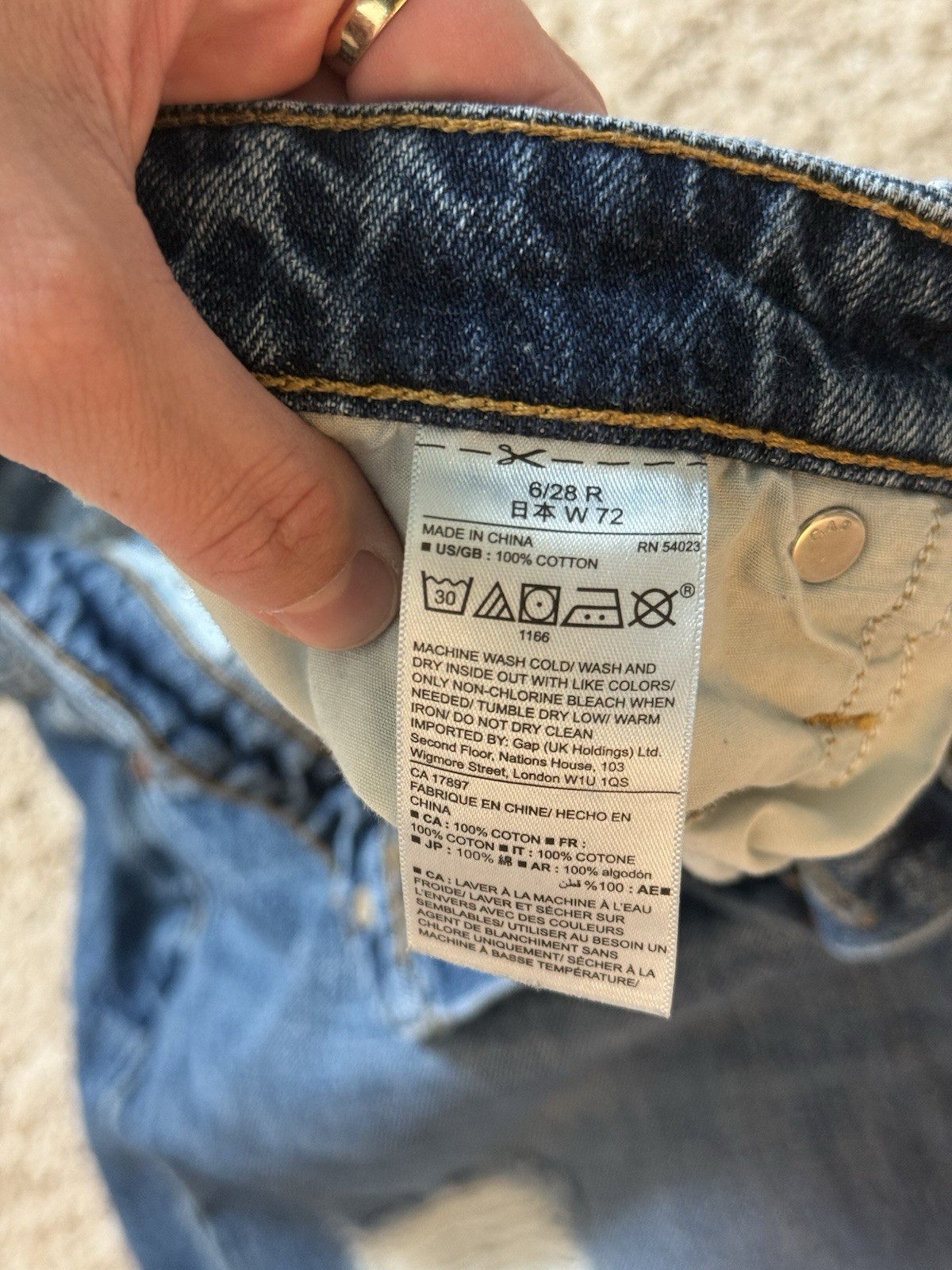 GAP Vintage High Rise Ripped Jeans Size 28