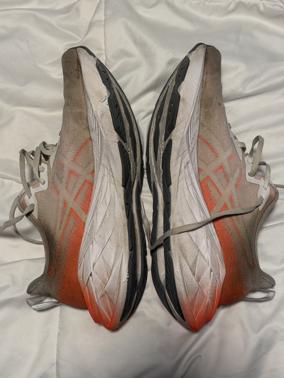 ASICS Men’s Novablast 4 Size 10 Running Shoes