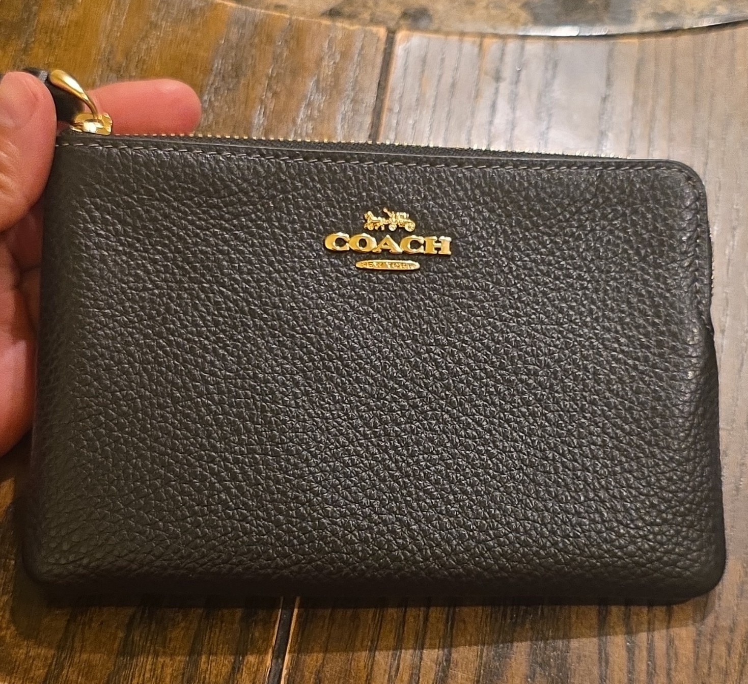 Coach Black Zip Wallet Wristlet Pouch, Solid Logo Accent for Women