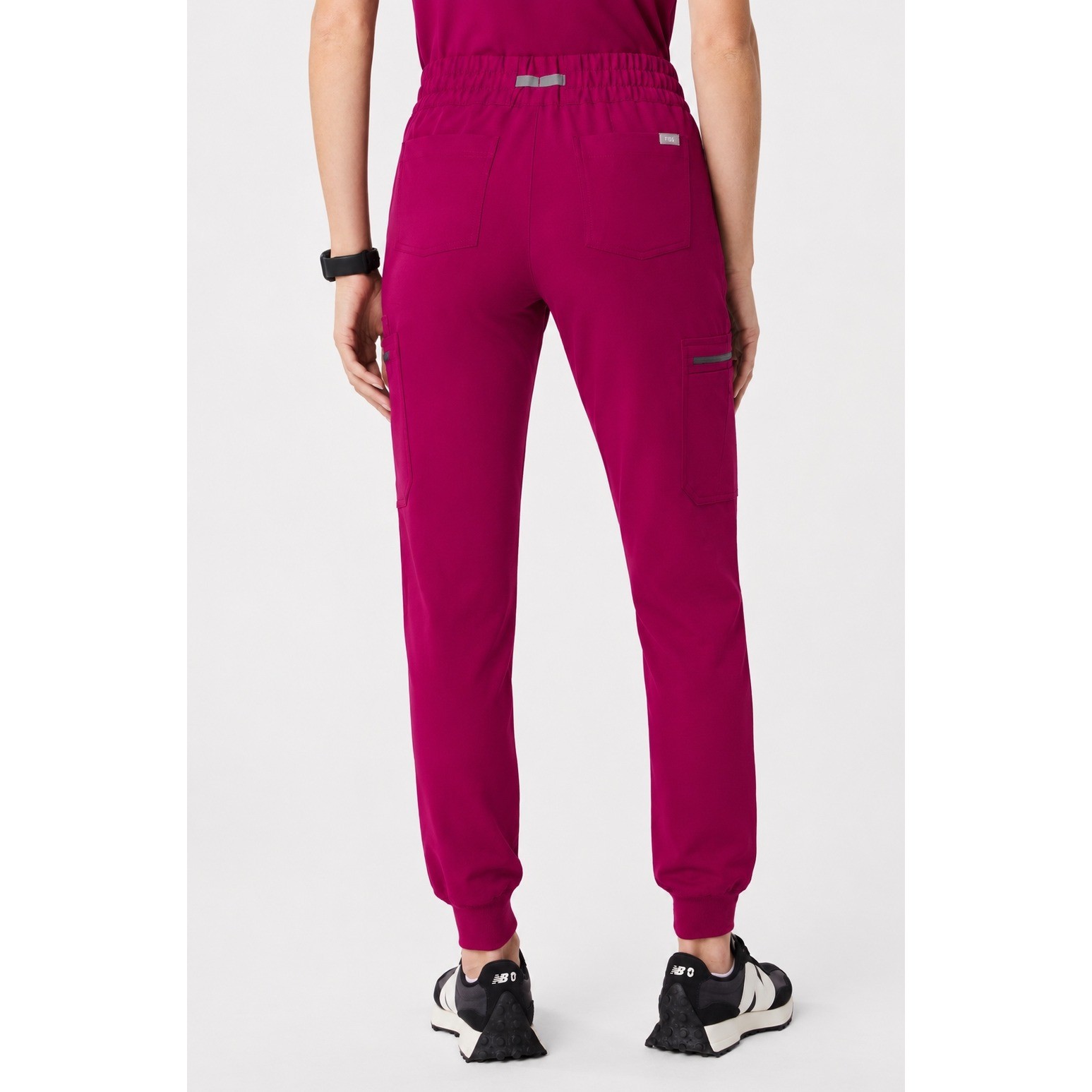 FIGS Uman Relaxed Jogger Scrub Pants Women M Petite Dark Magenta Medical Uniform