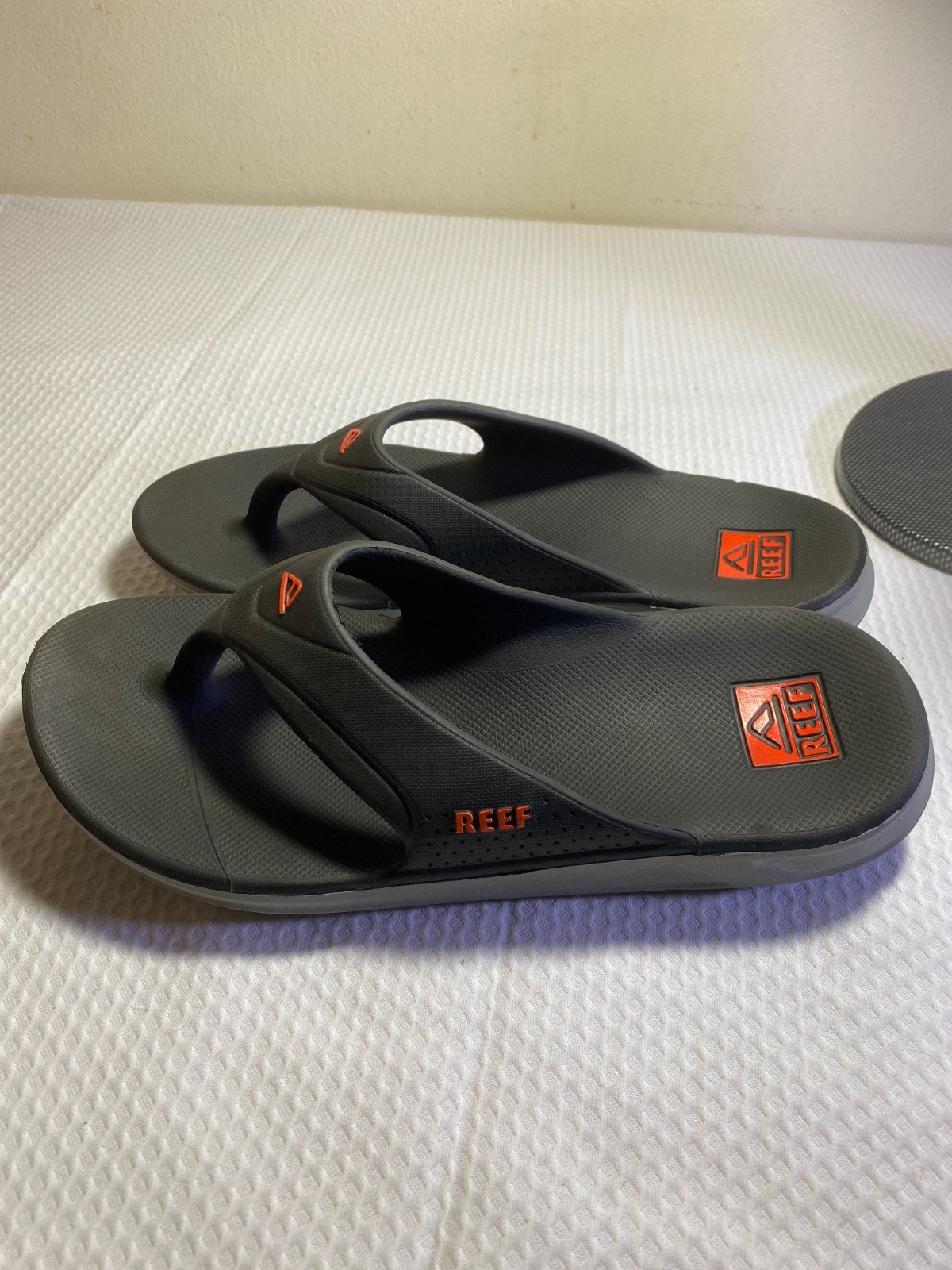 Reef One Men’s Flip Flops Grey Orange Athletic Beach Sandals Size M10
