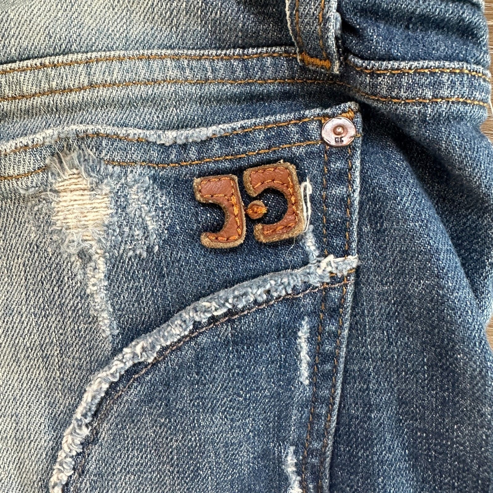 Distressed Raw Hem Bootcut Curvy Denim Jeans Phoebe Wash W28