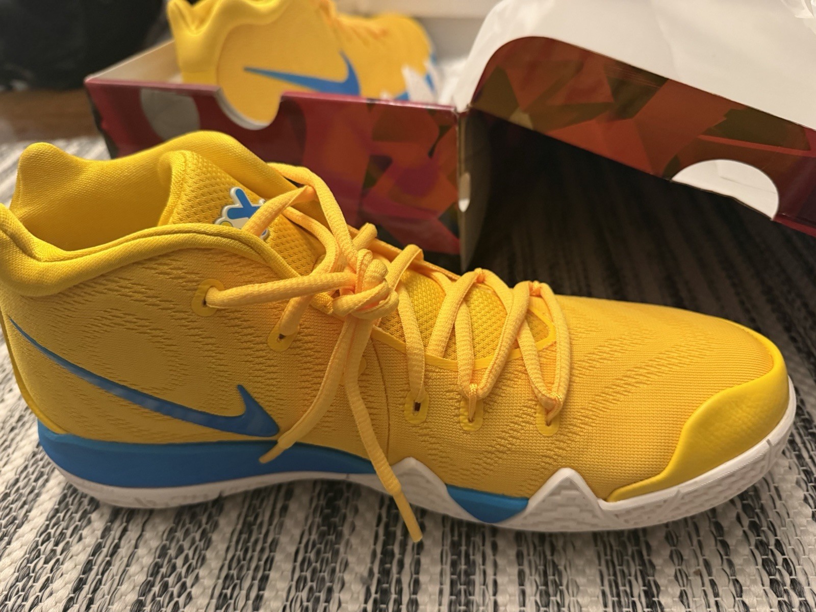 Nike Kyrie Irving 4 KIX 10.5 NEVER WORN OR TRIED ON