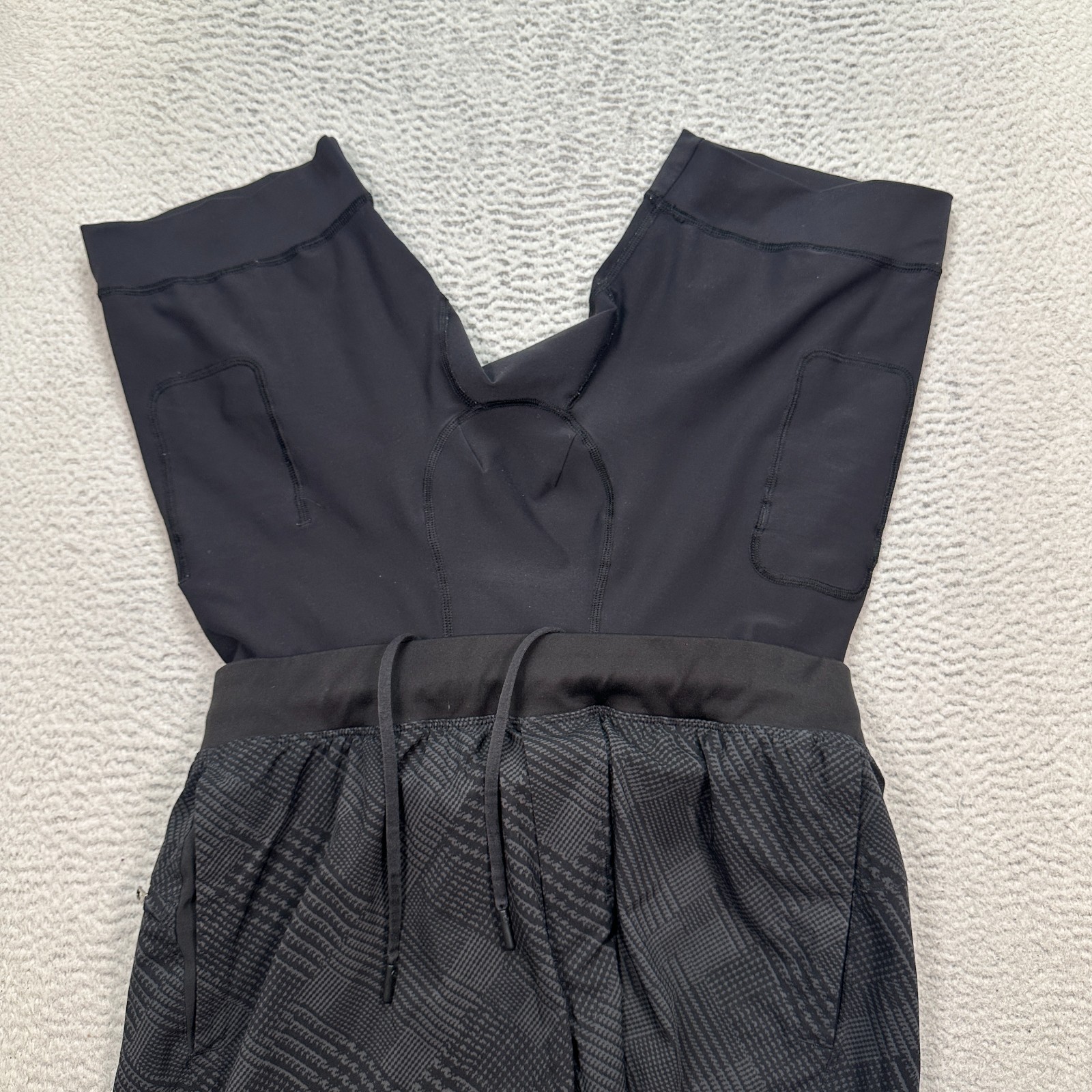 Lululemon The Short Men’s Size 32 Lined Active Athletic Workout Gym 8″