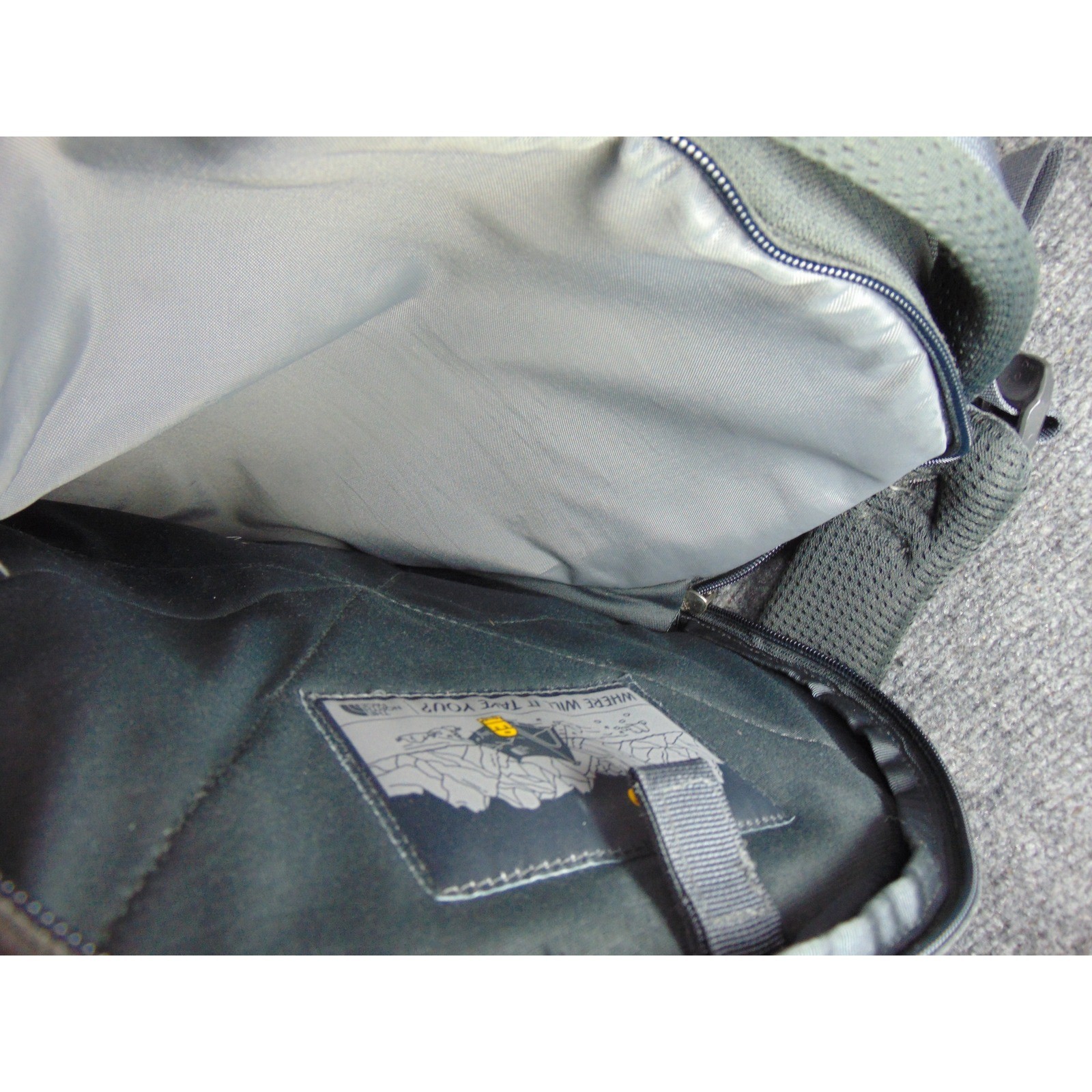 The North Face Recon Backpack Mens Black Teal FlexVent Daypack Hiking Bag Fray