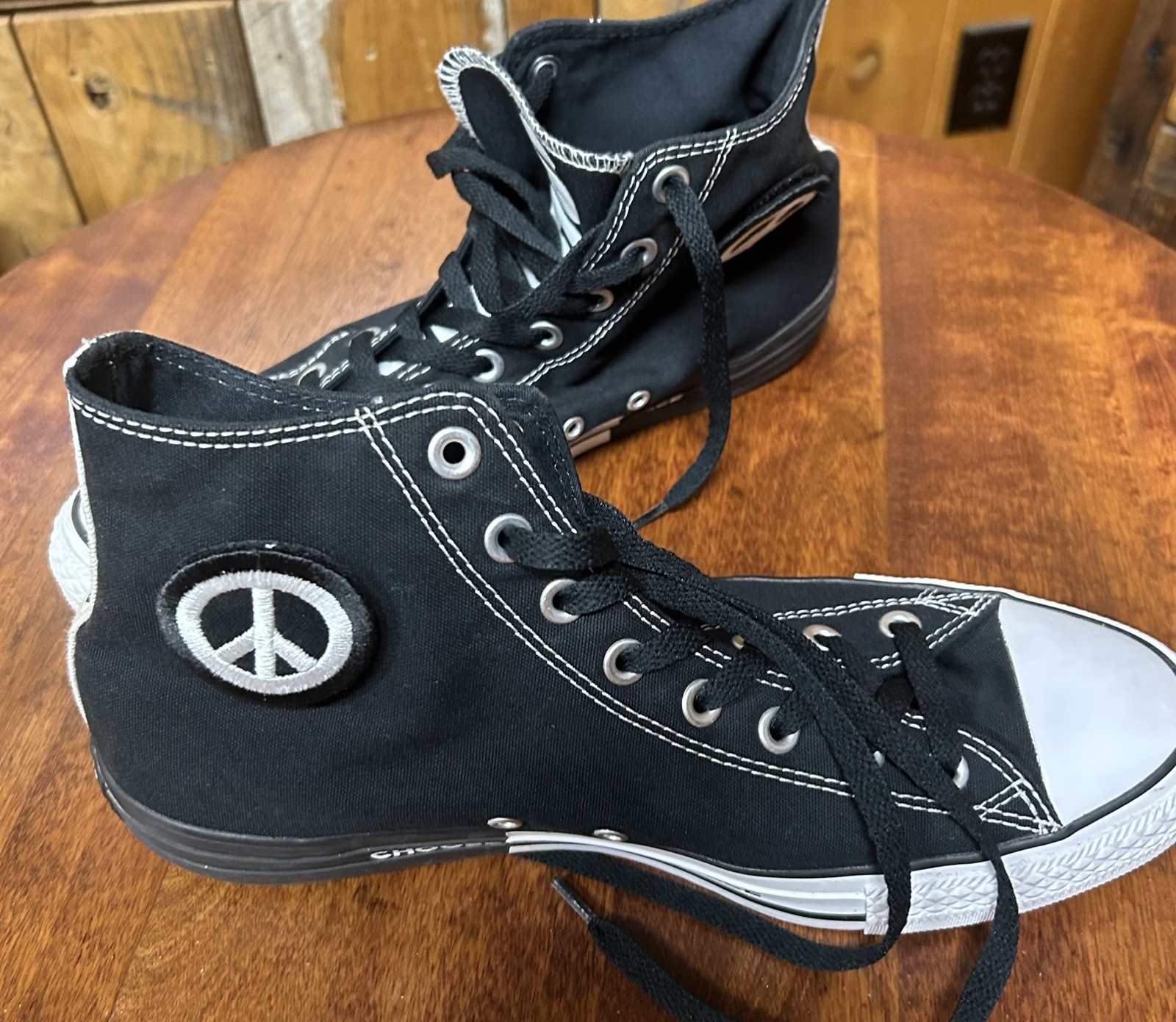Converse MENS 10 Seek Peace Black White Chuck Taylor High Top Shoes Unisex